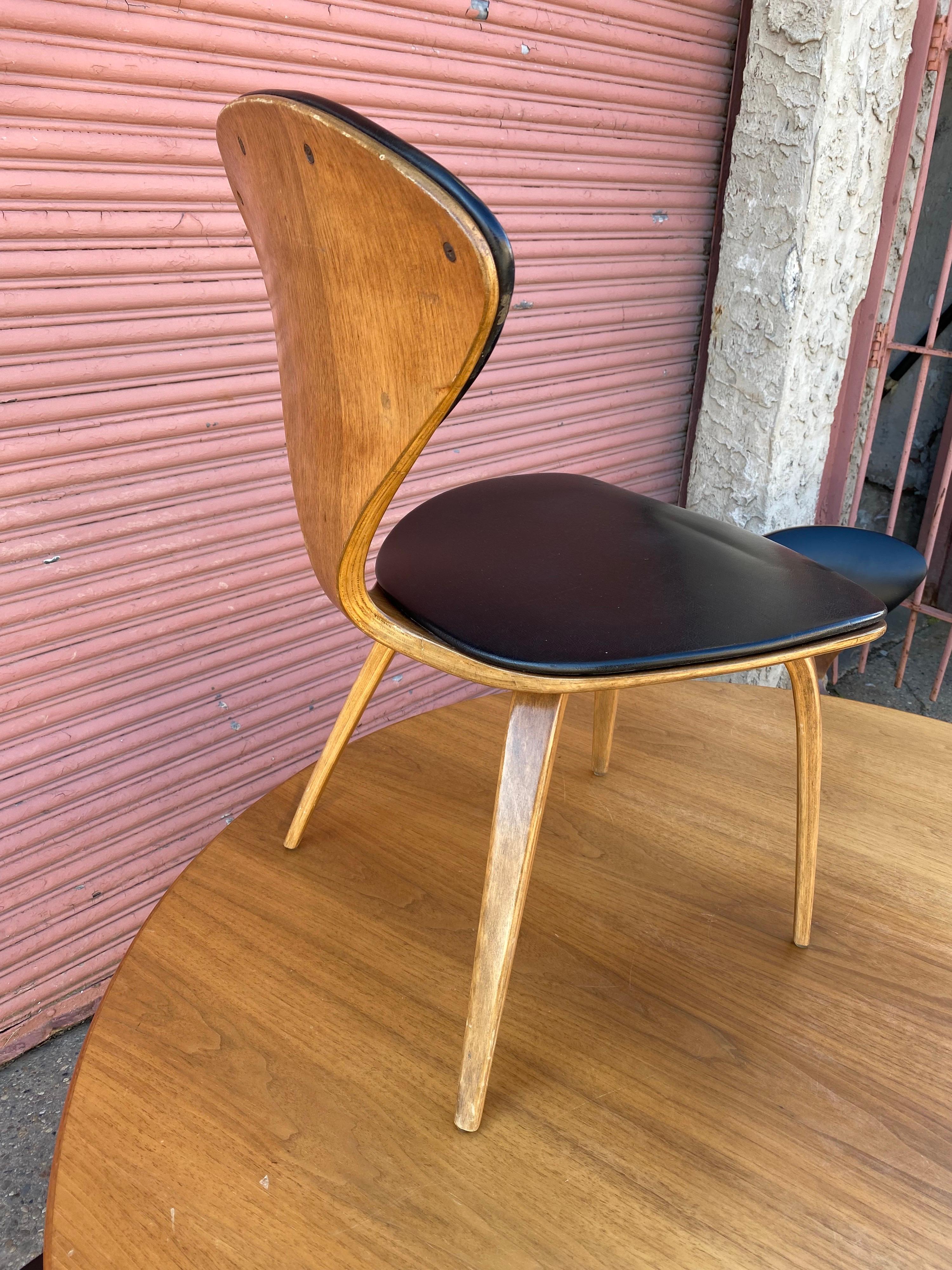 Mid-Century Modern Eero Saarinen for Knoll Game Table and 4 Norman Cherner Side Chairs