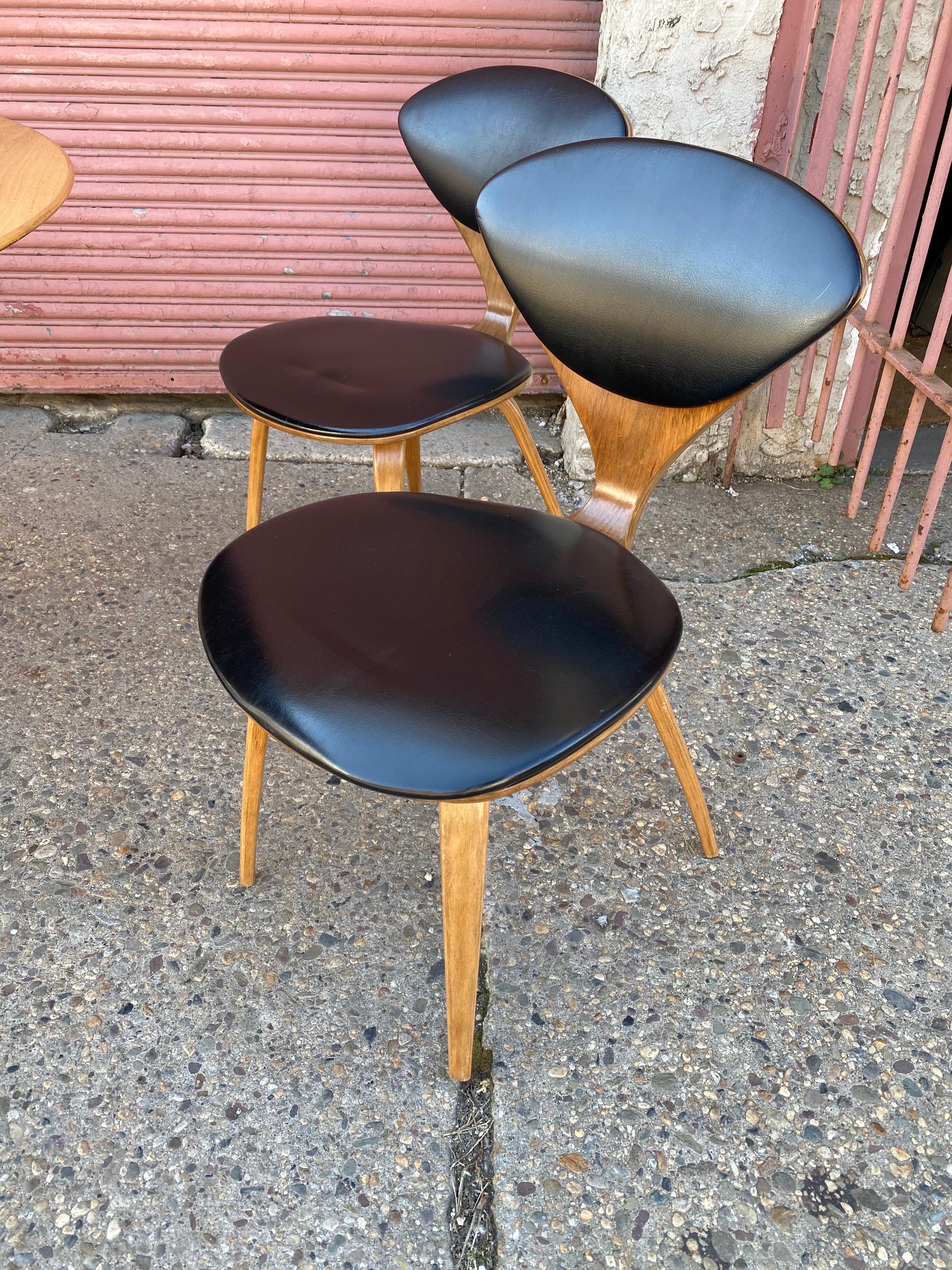 Mid-20th Century Eero Saarinen for Knoll Game Table and 4 Norman Cherner Side Chairs