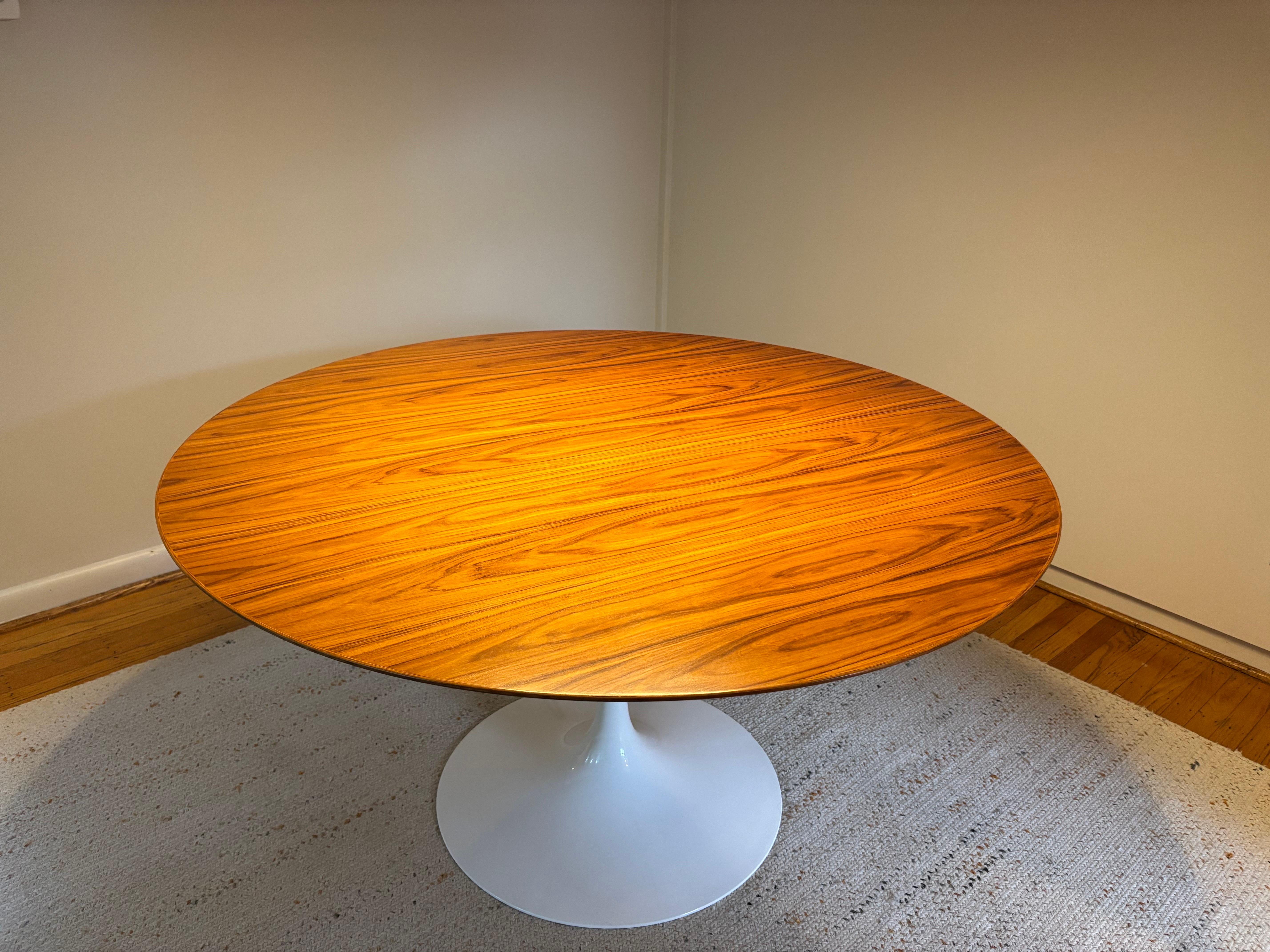 Contemporary Eero Saarinen for Knoll 54” Rosewood Dining Table For Sale