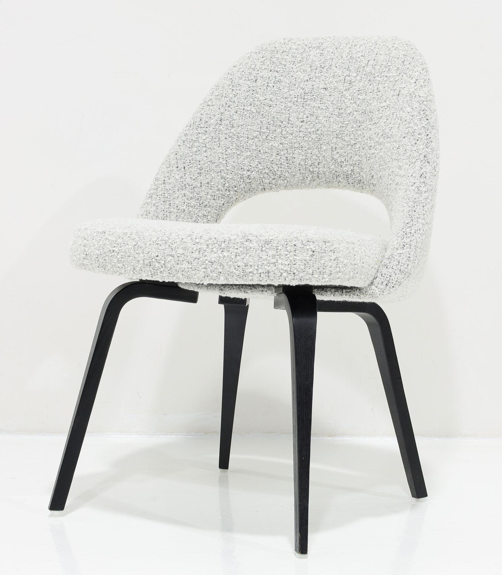 Eero Saarinen for Knoll 8 Executive Dining Chairs Black/White Boucle' Wood Legs 1