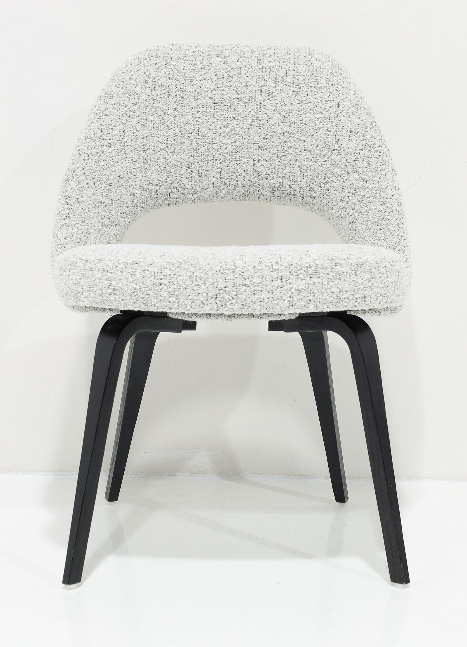 Eero Saarinen for Knoll 8 Executive Dining Chairs Black/White Boucle' Wood Legs 2