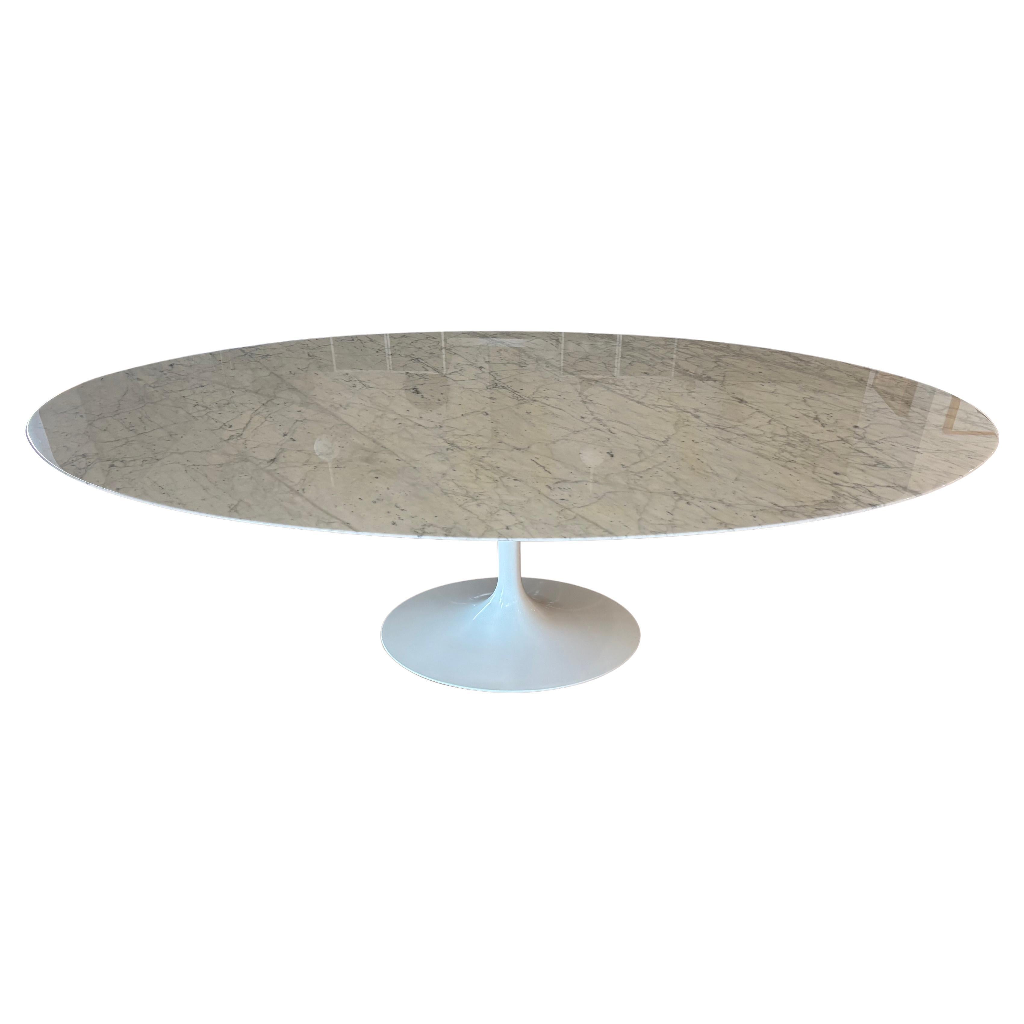 Eero Saarinen per Knoll Tavolo ovale in marmo da 96 pollici