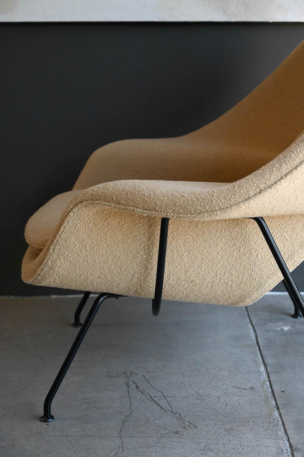 Eero Saarinen for Knoll Boucle Womb Chair, 2019 In Excellent Condition For Sale In Costa Mesa, CA