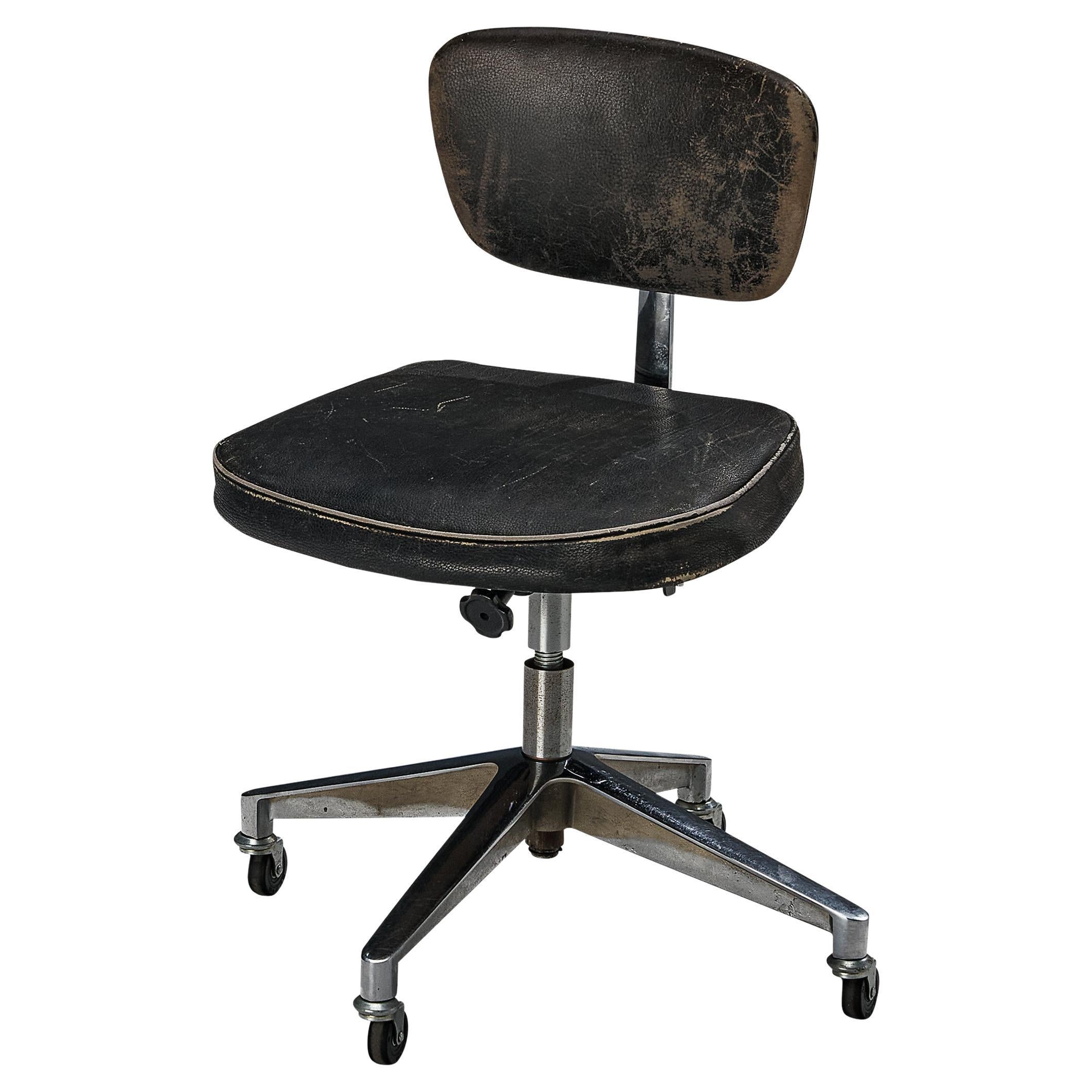 Eero Saarinen for Knoll Desk Chair in Black Leather and Metal  For Sale