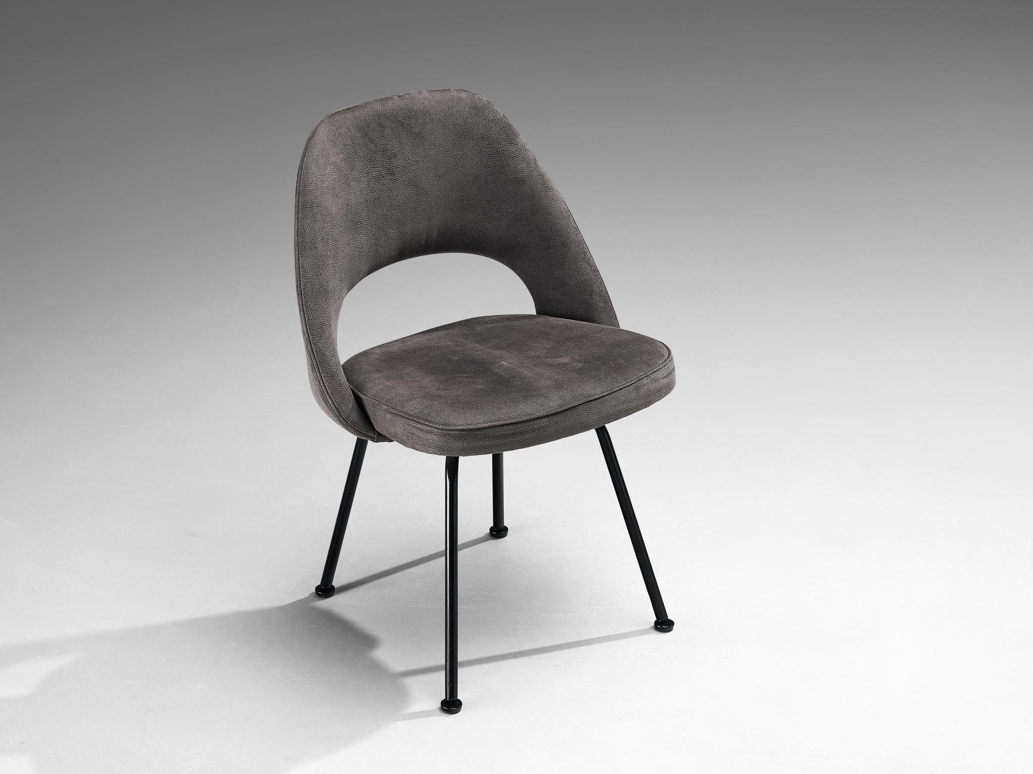 Eero Saarinen for Knoll International, dining chair, model 72, lacquered steel, leather, United States, design 1948, later production

Organic shaped chair designed by Eero Saarinen. A fluid, sculptural form. This timeless and versatile design