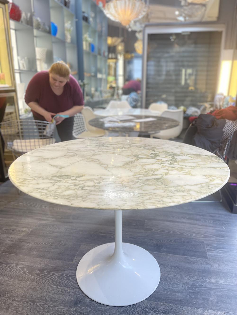 Marble Eero Saarinen for Knoll : Dining Table