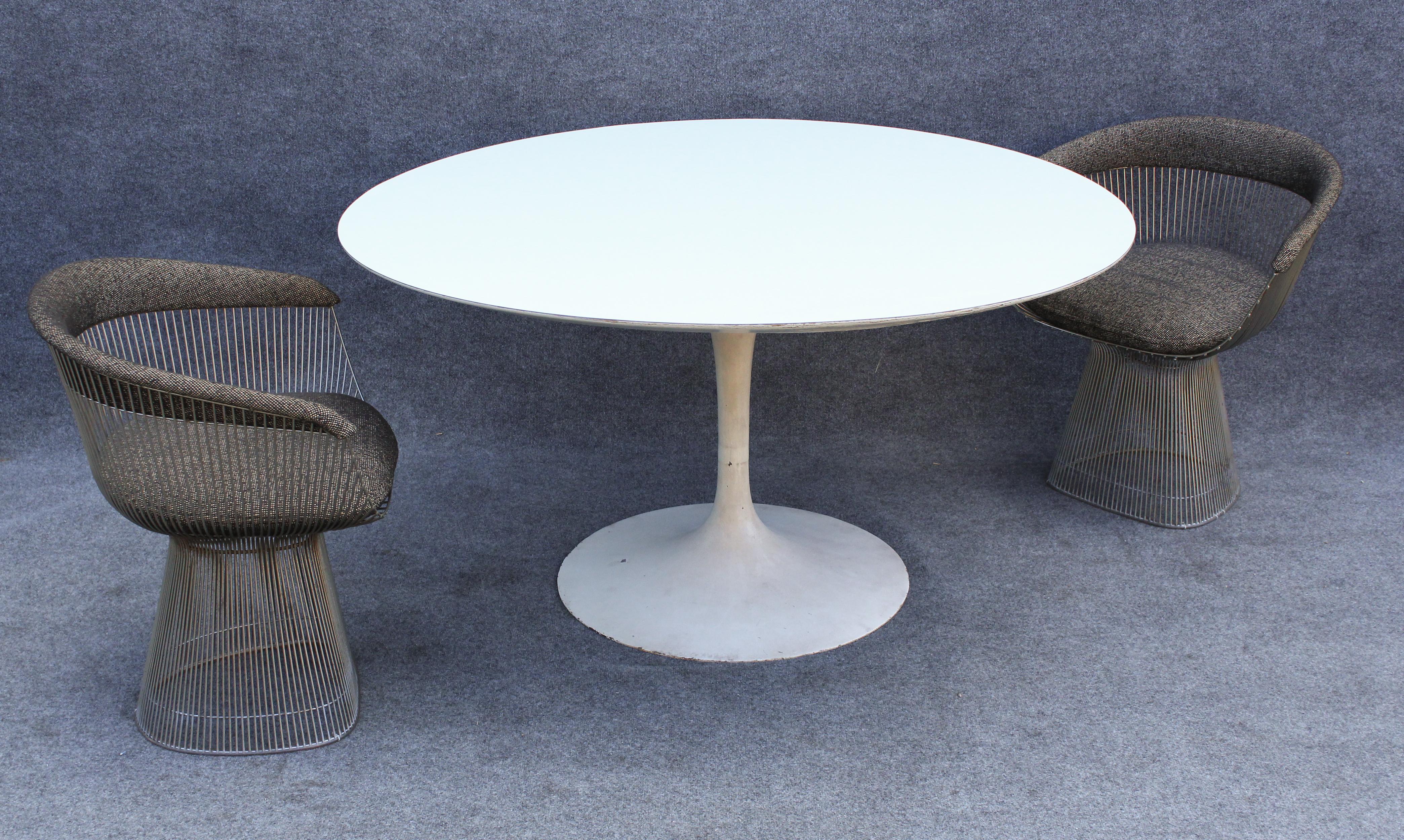 Américain Eero Saarinen for Knoll Early Tulip Table Base en fonte et stratifié blanc 54