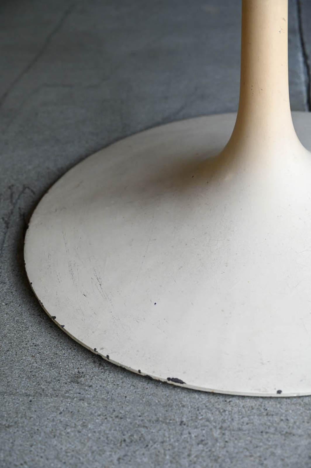 Eero Saarinen for Knoll Early Walnut Dining Table 42