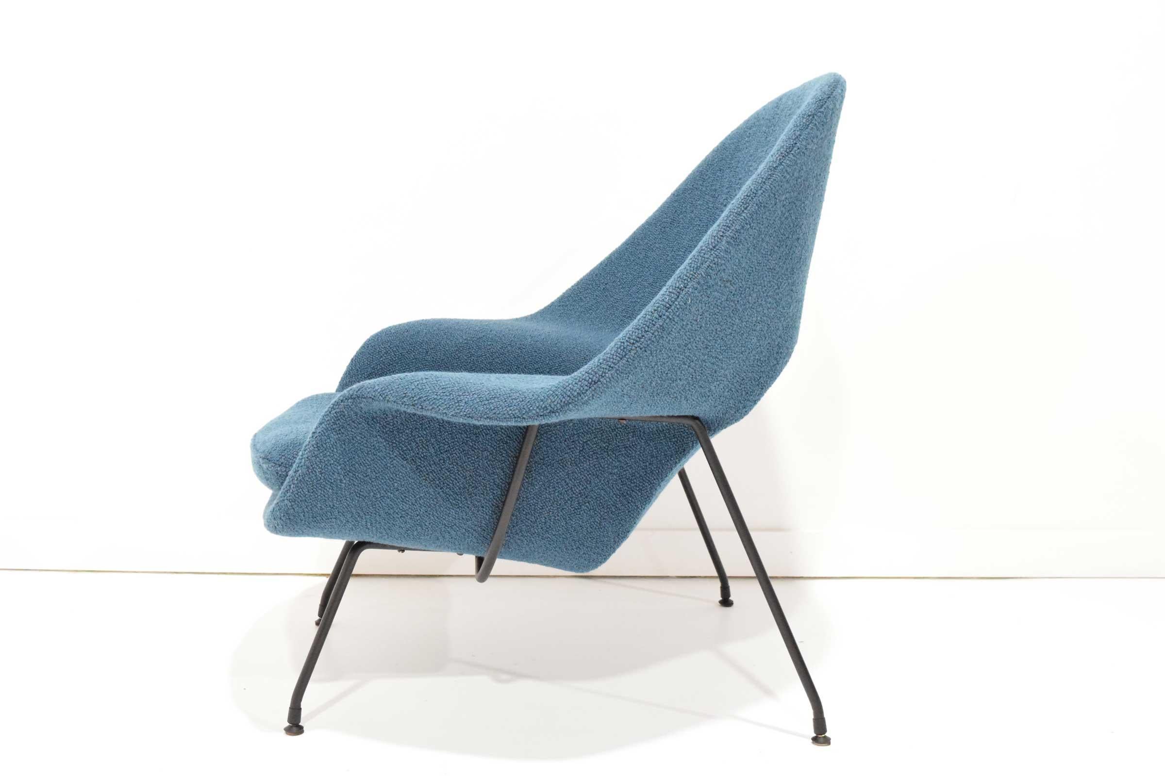 womb chair blue