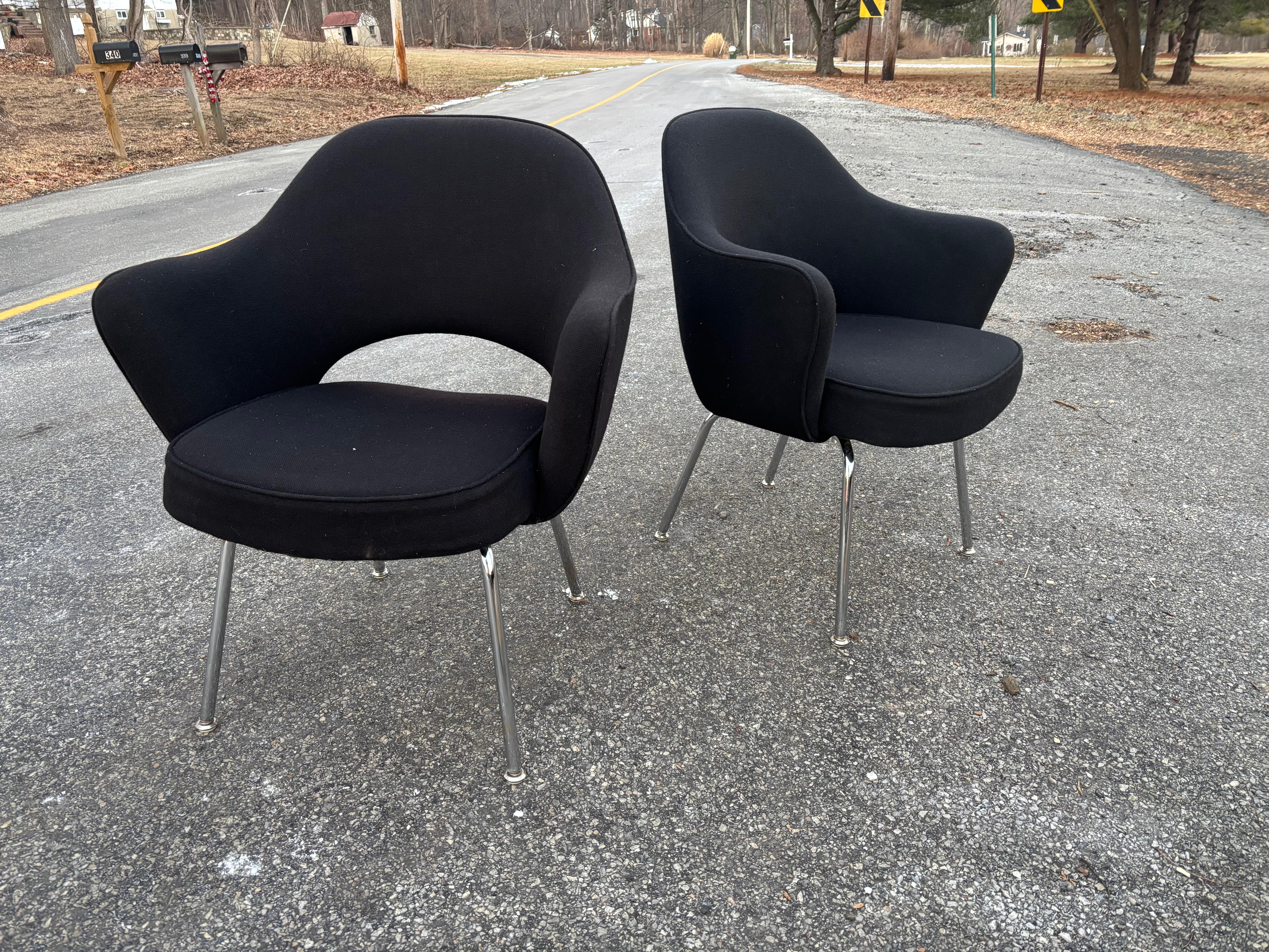 Eero Saarinen per Knoll Poltrone Executive Set di 4/ 2 SET disponibili! In condizioni buone in vendita a Philadelphia, PA