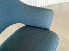 Eero Saarinen for Knoll Executive Armchair with Wood Legs - All Original - Blue
