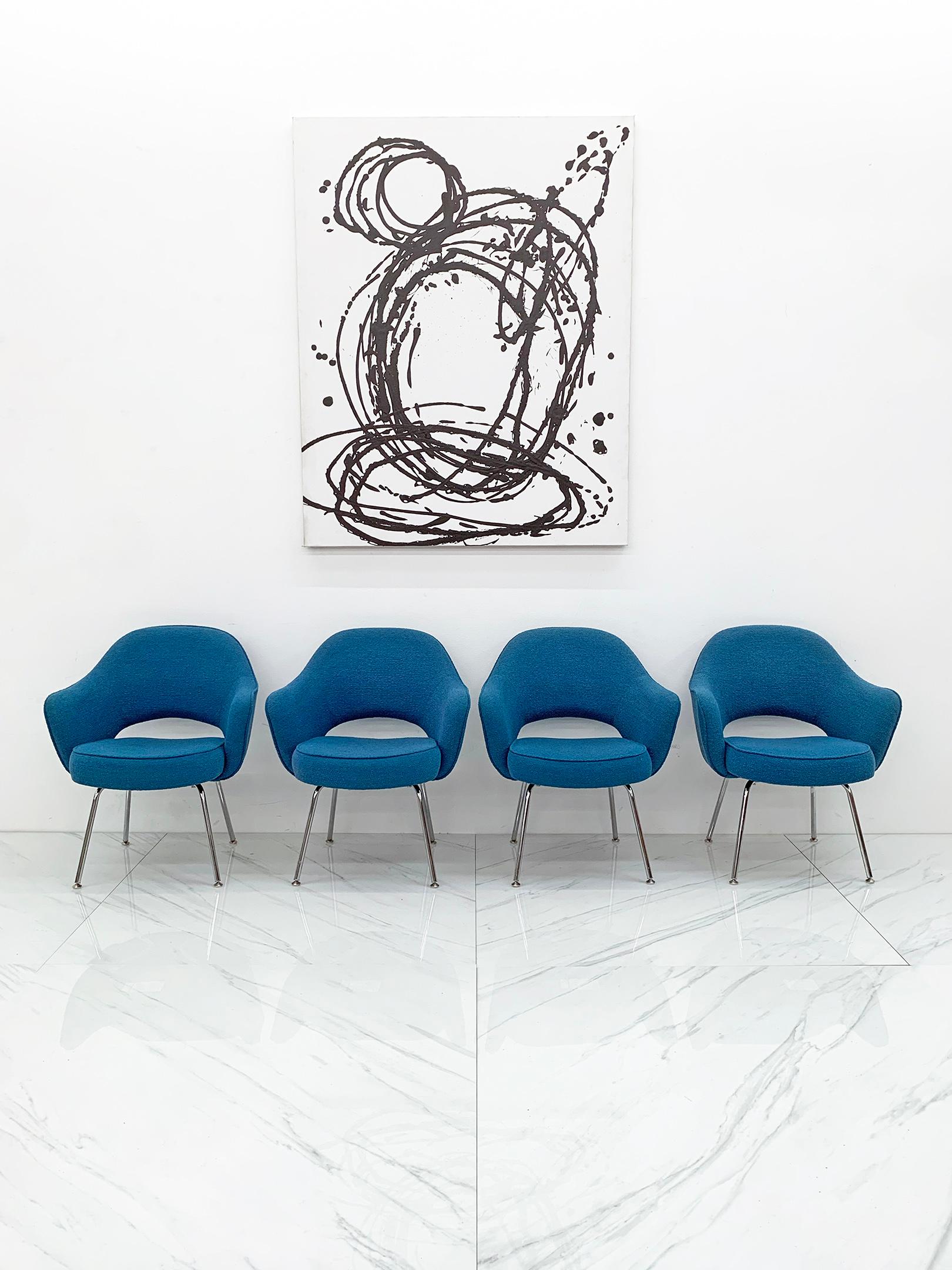 Mid-Century Modern Eero Saarinen for Knoll Executive Armchairs in Blue Classic Boucle