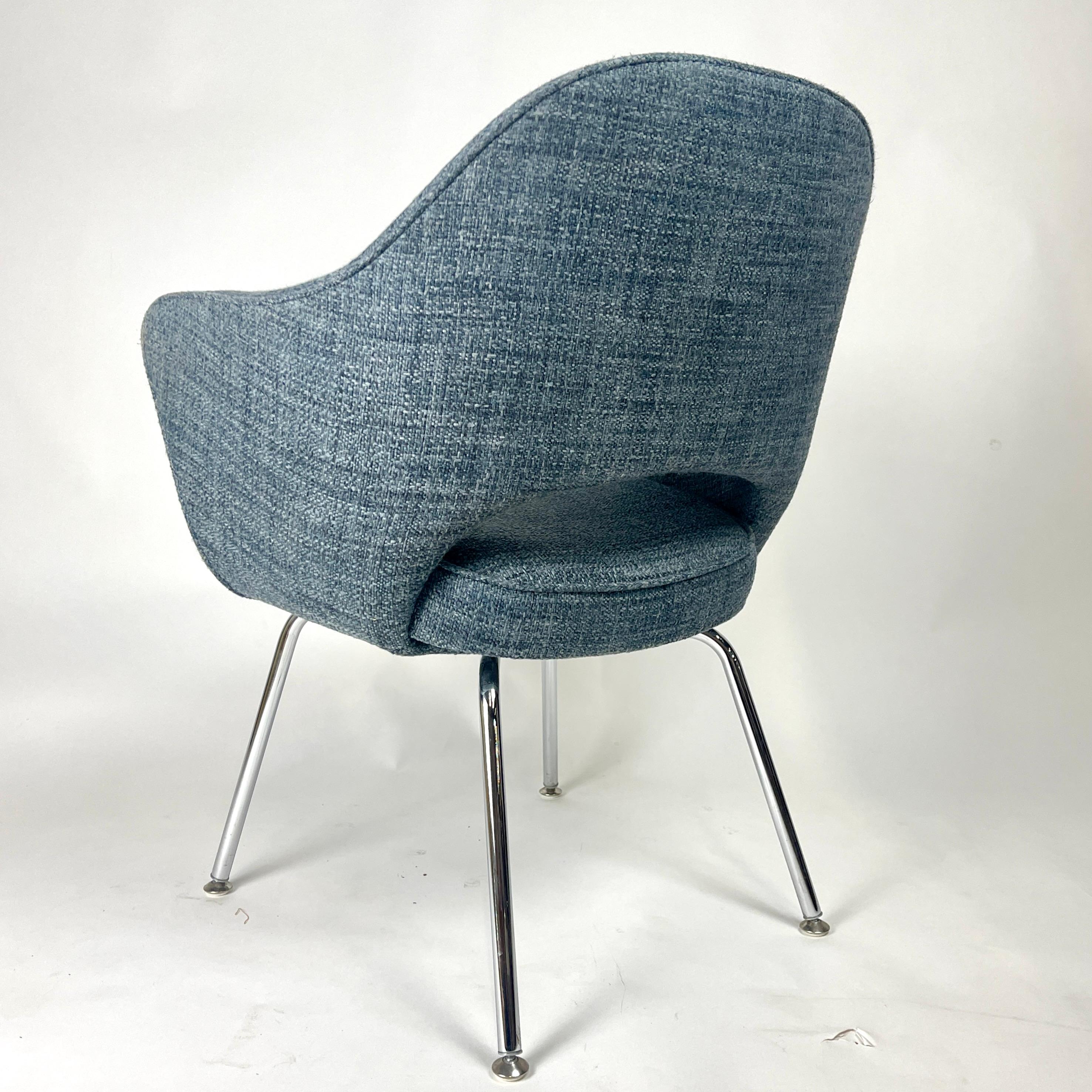 Eero Saarinen for Knoll Executive Armchairs in Heavy Weave Knoll Upholstery Blue For Sale 1