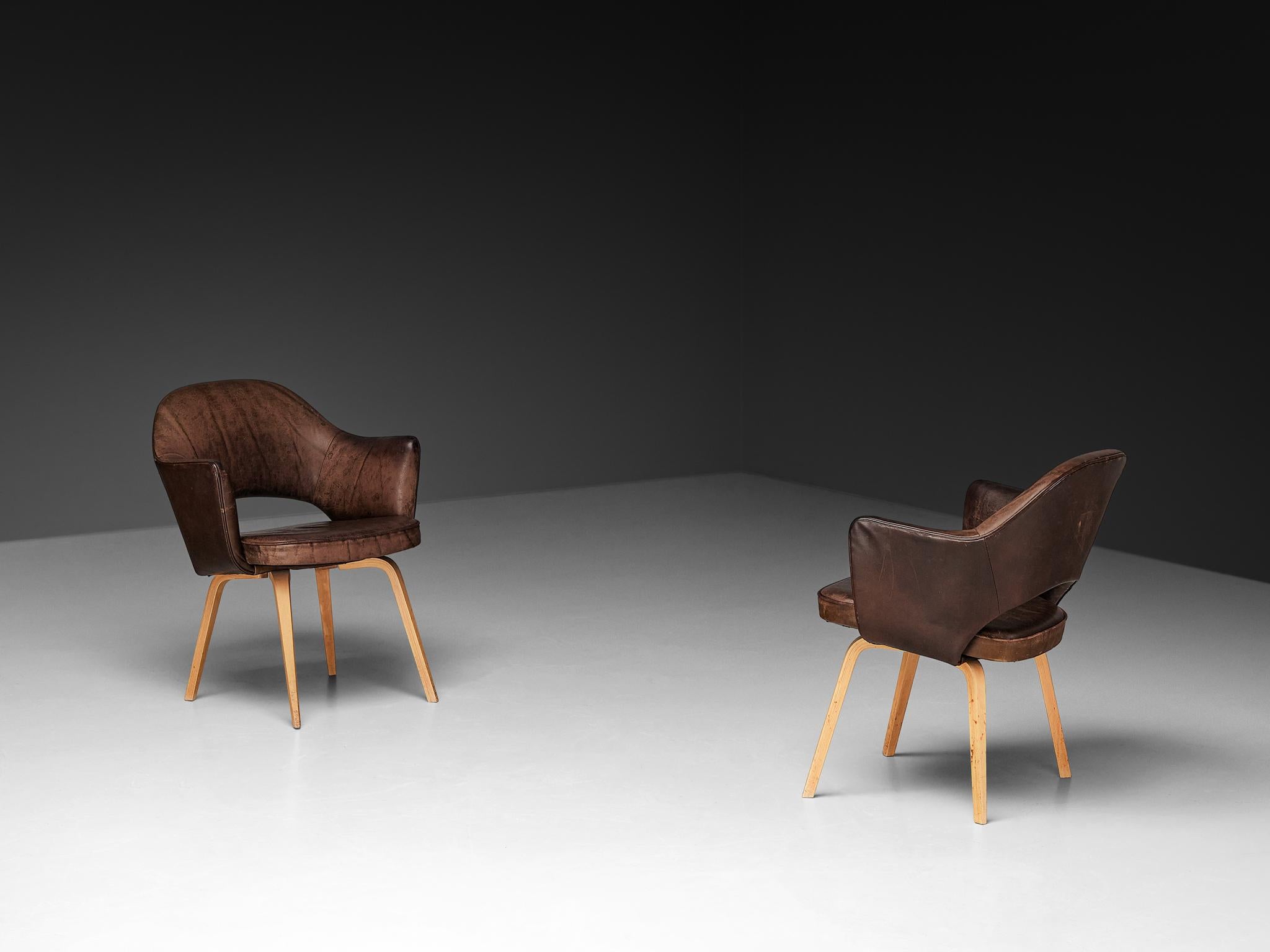 Cuir Fauteuils «Executive » d'Eero Saarinen pour Knoll en cuir et chêne en vente