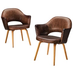 Fauteuils «Executive » d'Eero Saarinen pour Knoll en cuir et chêne