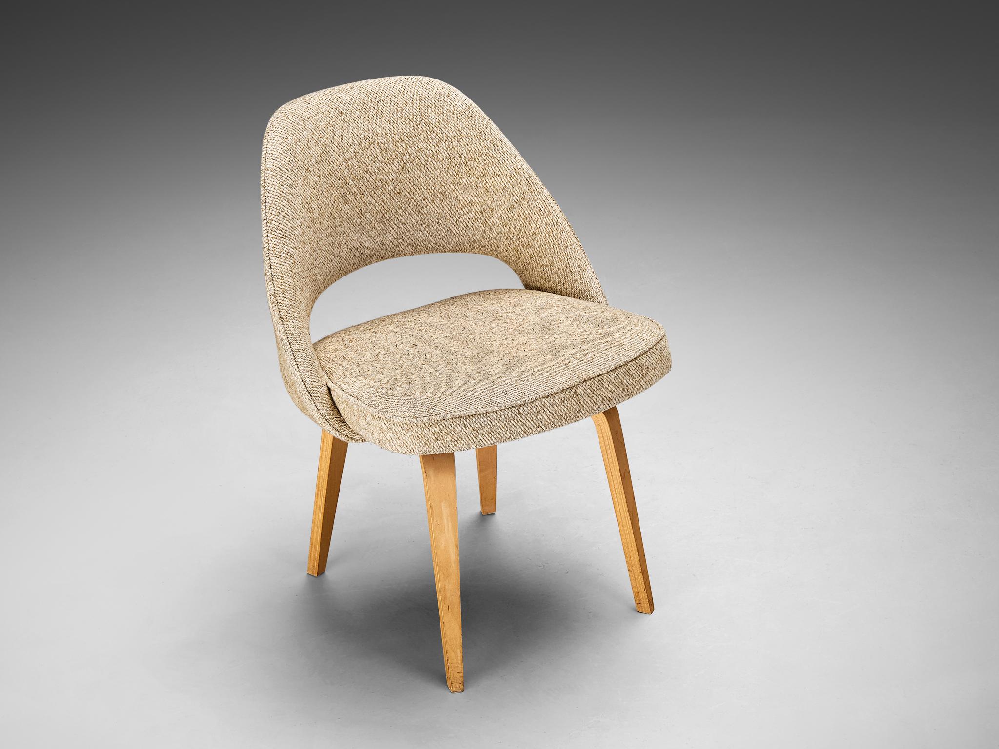Chaise «Executive » d'Eero Saarinen pour Knoll en tissu crème beige et chêne  Bon état - En vente à Waalwijk, NL