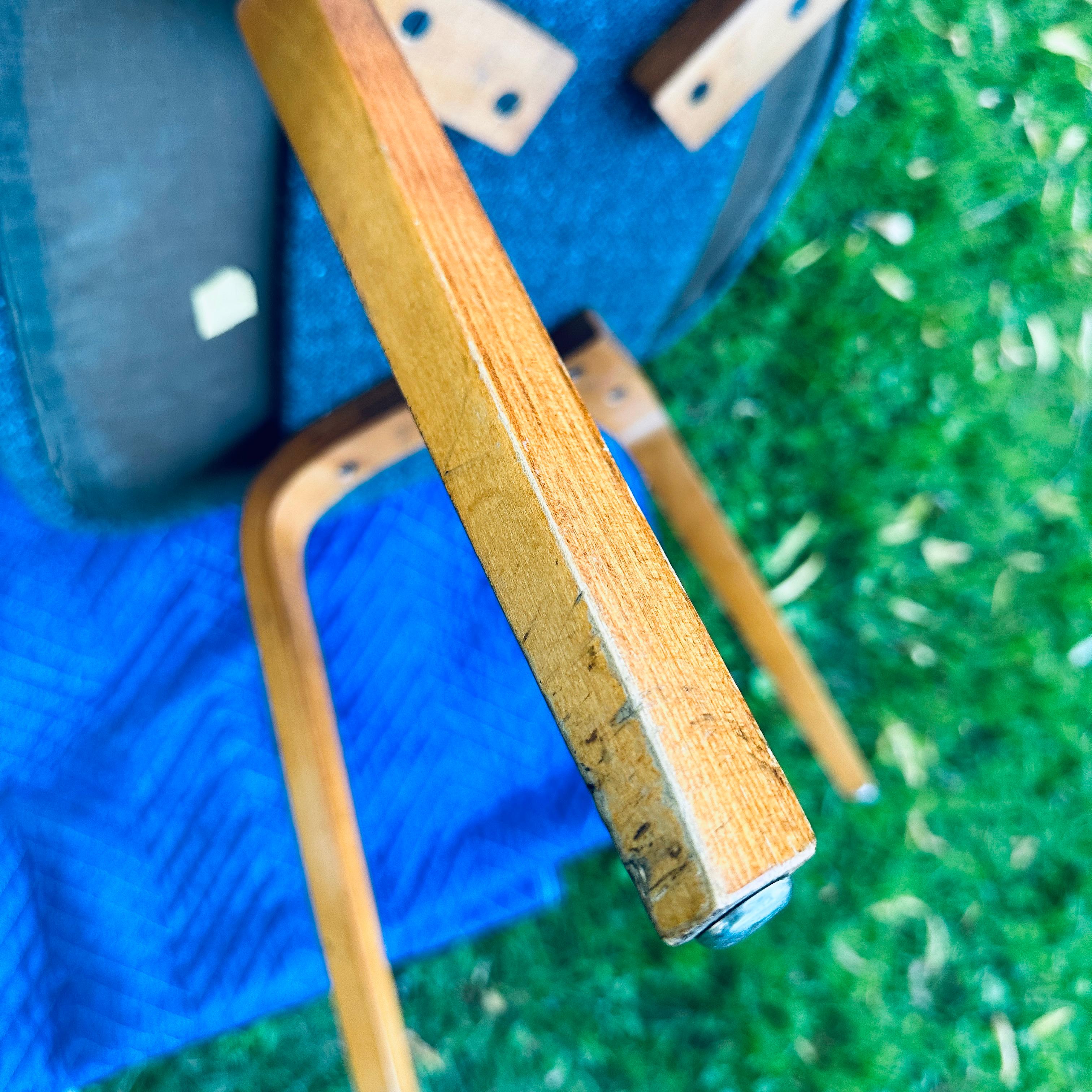 Chaise de direction sur pieds en bois cintré Eero Saarinen pour Knoll en vente 5