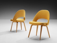 Eero Saarinen for Knoll 'Executive' Dining Chair in Ocher Yellow Upholstery