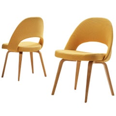 Eero Saarinen for Knoll 'Executive' Dining Chair in Ocher Yellow Upholstery