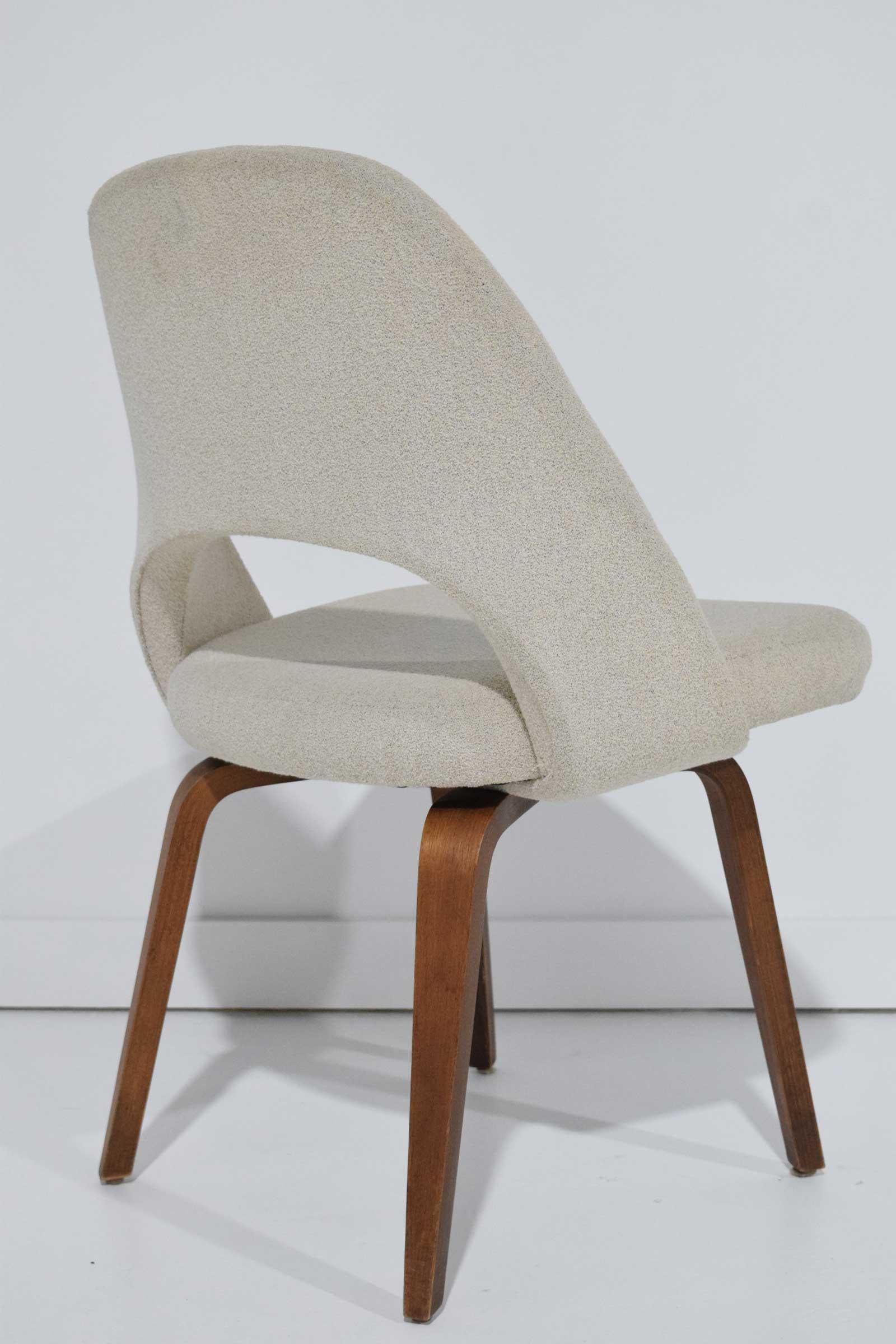 Eero Saarinen for Knoll Executive Dining Chairs in Off-White In Good Condition In Dallas, TX