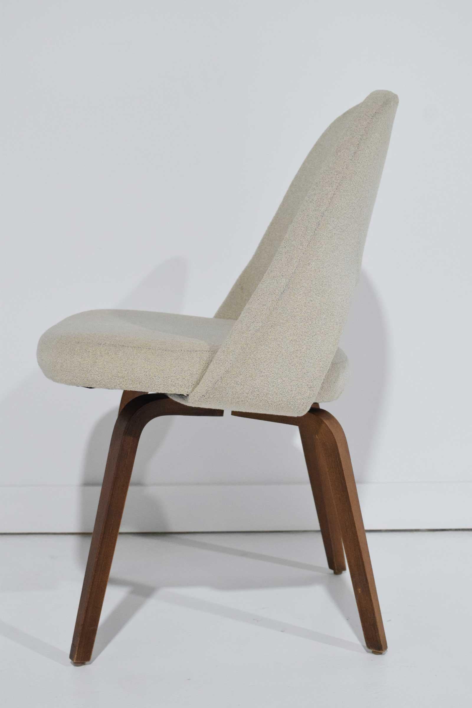 20th Century Eero Saarinen for Knoll Executive Dining Chairs in Off-White