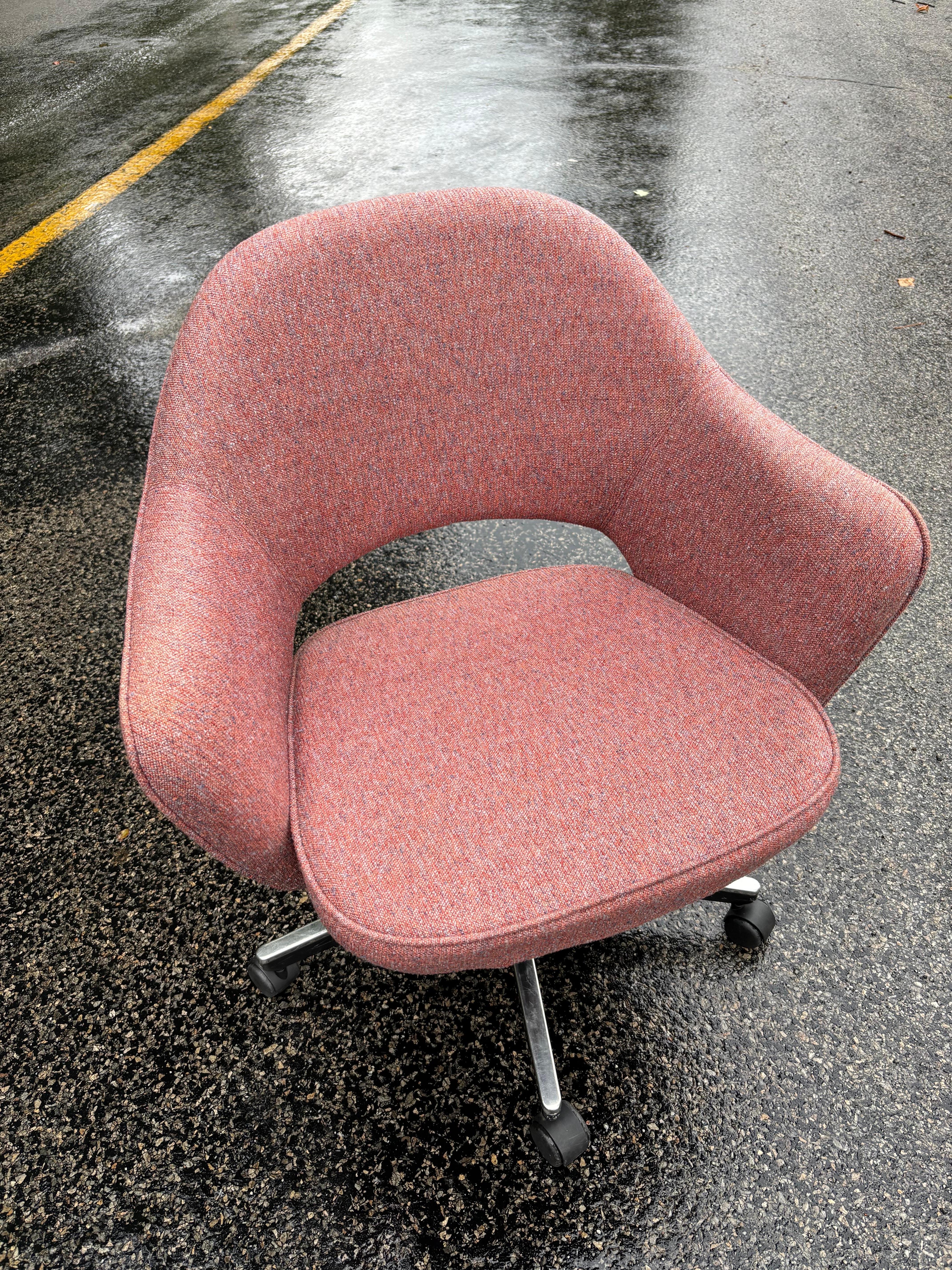 Eero Saarinen for Knoll Executive Office Chair Estadounidense en venta