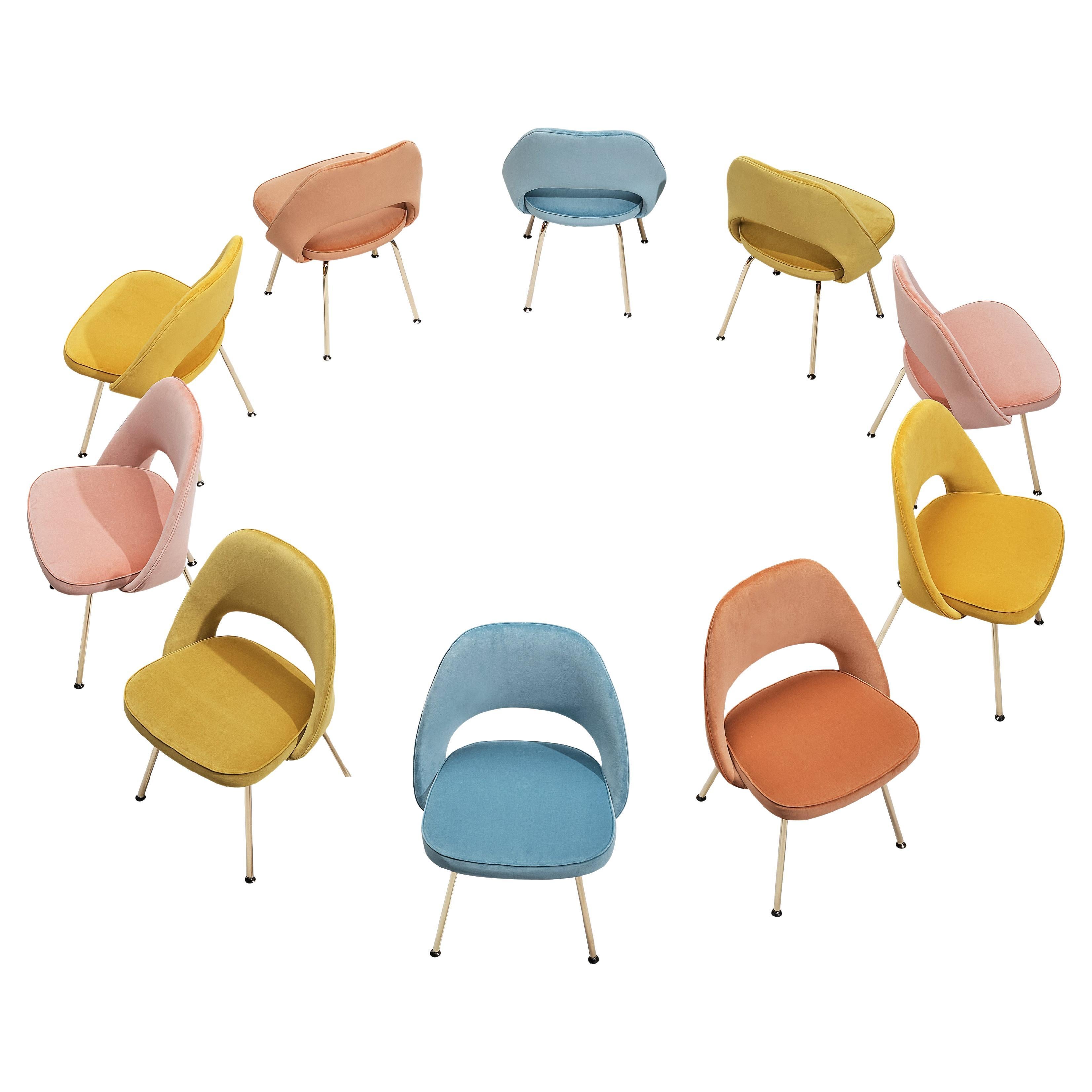 Eero Saarinen pour Knoll International Ensemble coloré de dix chaises de salle à manger 