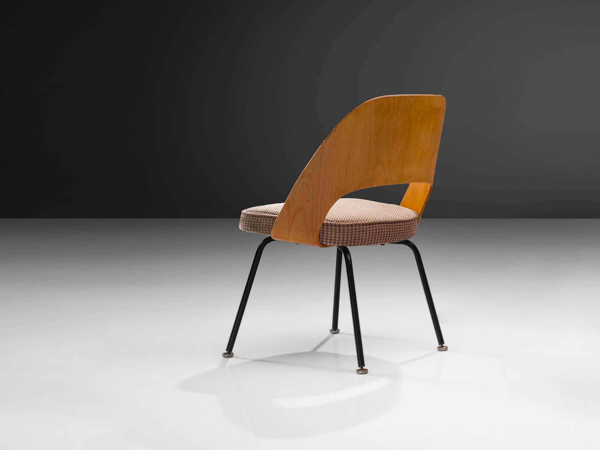 Américain Eero Saarinen pour Knoll International Chaise de salle à manger en contreplaqué en vente