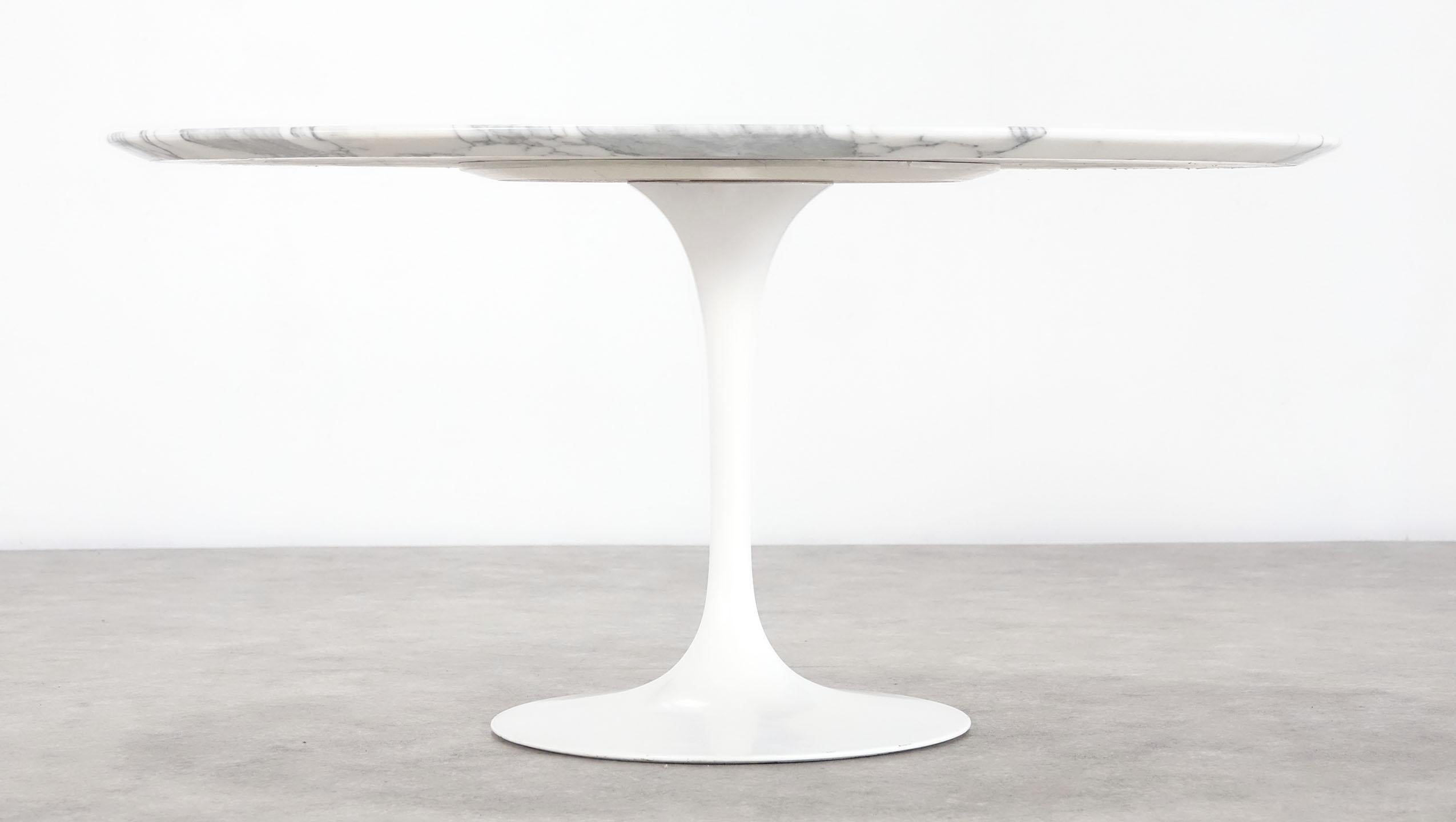 Eero Saarinen for Knoll International Early Tulip Marble Oval Coffee Table 1960 3
