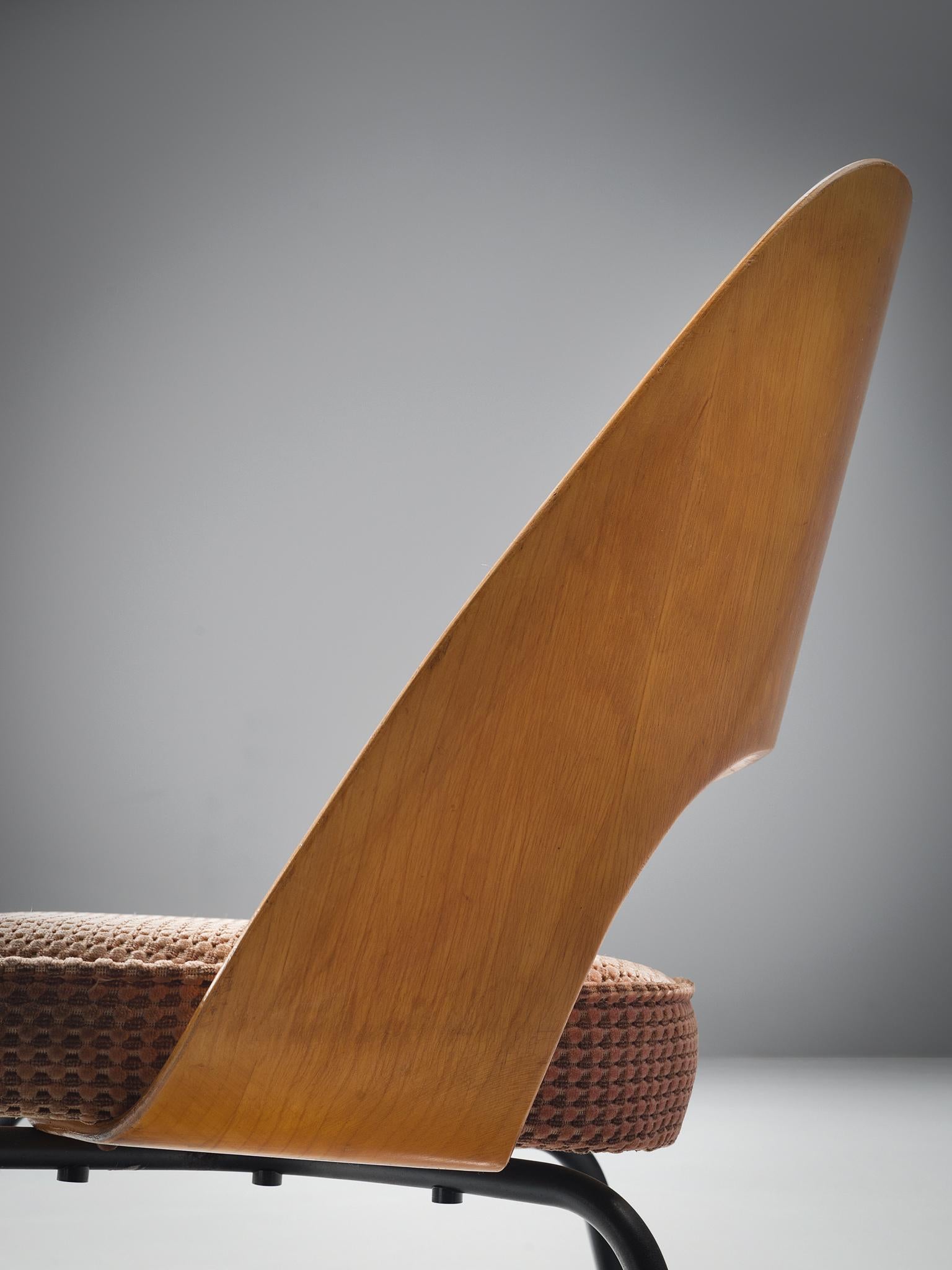 Mid-20th Century Eero Saarinen for Knoll International Set of 8 Chairs Model 72