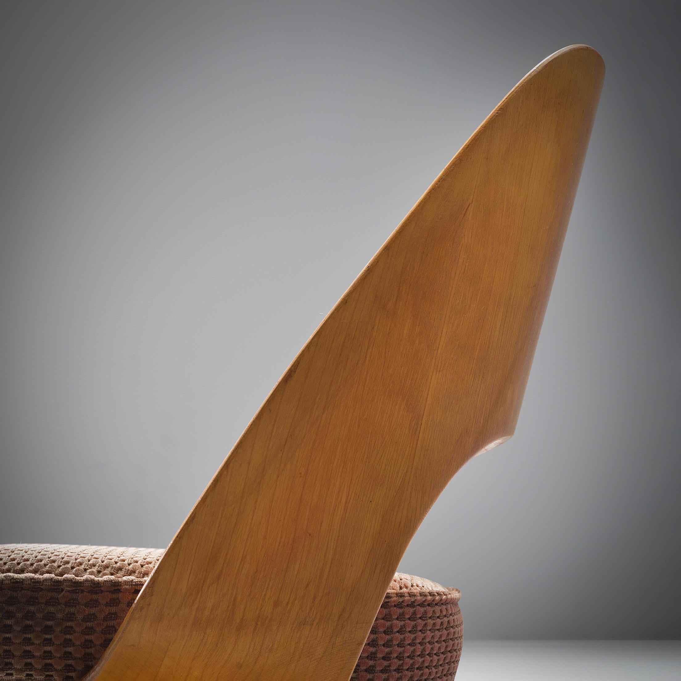 Eero Saarinen für Knoll International, Satz von vier Esszimmerstühlen aus Sperrholz  (Moderne der Mitte des Jahrhunderts) im Angebot