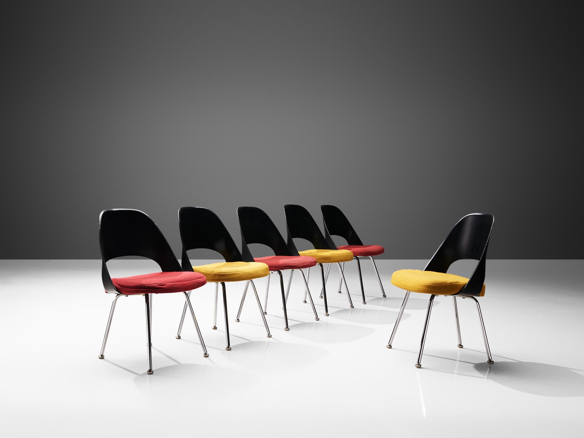 Eero Saarinen for Knoll International Set of Six Dining Chairs  In Good Condition For Sale In Waalwijk, NL
