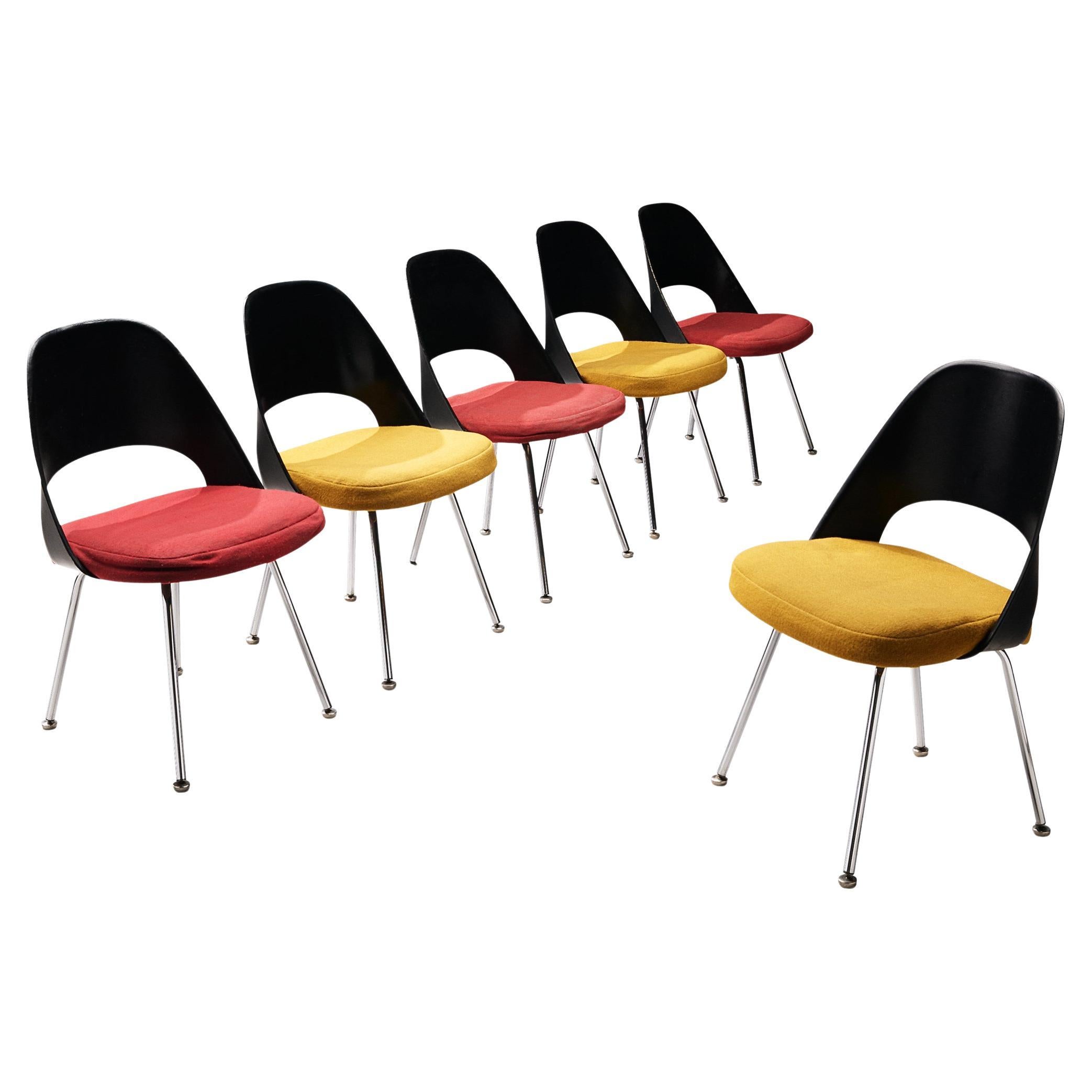 Eero Saarinen for Knoll International Set of Six Dining Chairs 