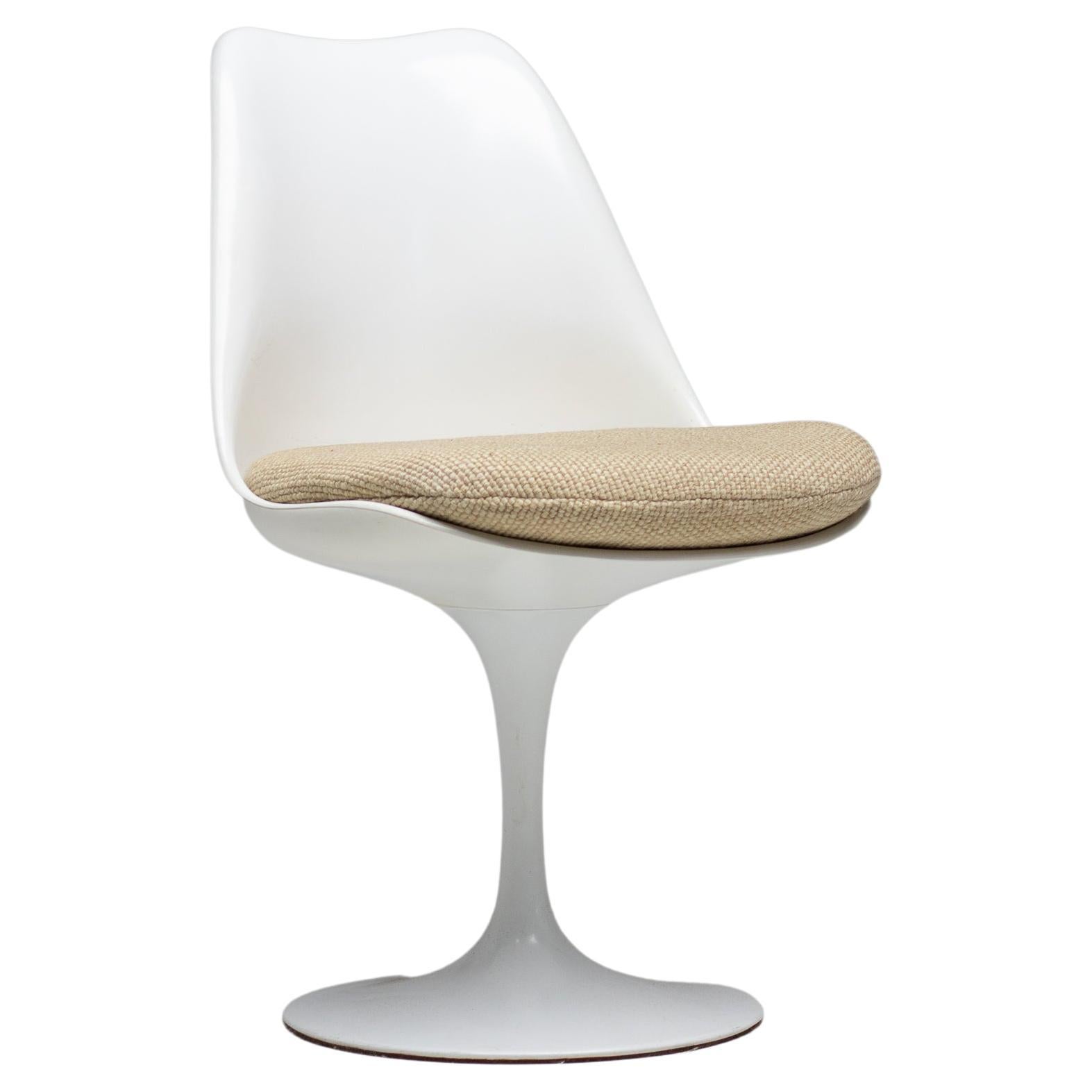 Eero Saarinen for Knoll International Tulip Chairs For Sale