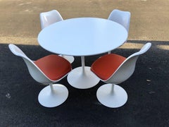 Eero Saarinen for Knoll International Tulip Dining Set, Newer