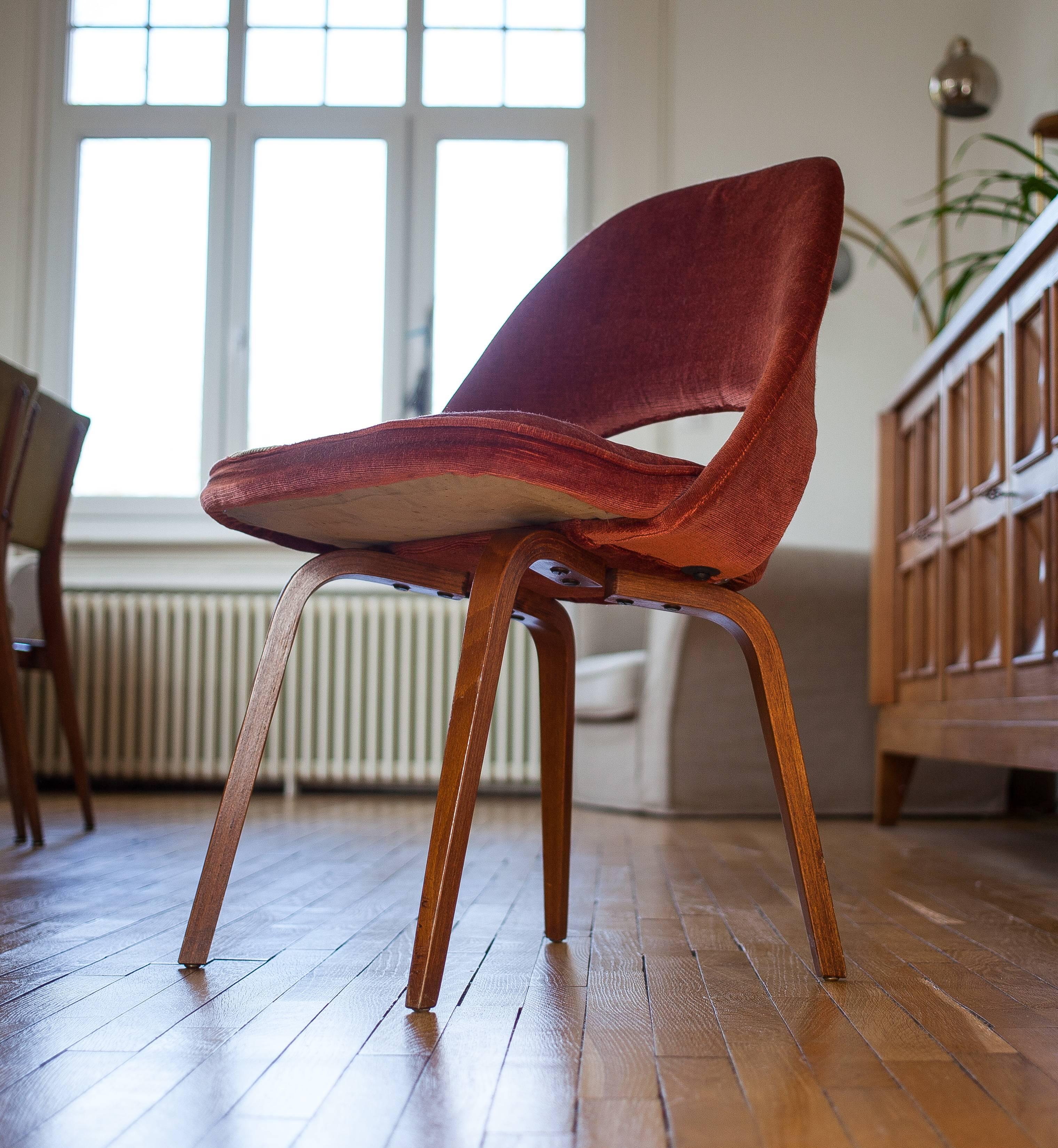 Mid-20th Century Eero Saarinen Style, Wood Legs and Velvet Upholstery For Sale