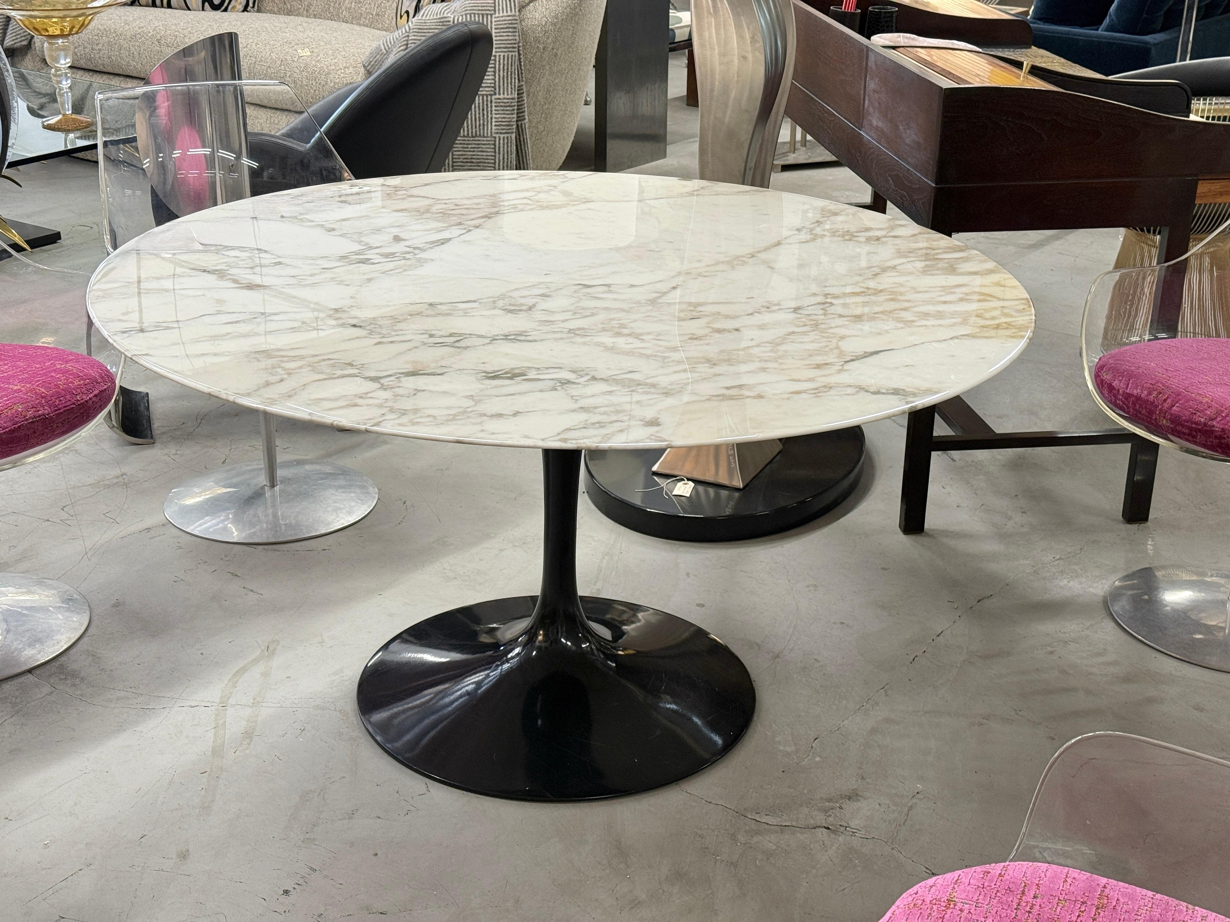 Eero Saarinen for Knoll Marble Pedestal Tulip Dining Table en venta 8