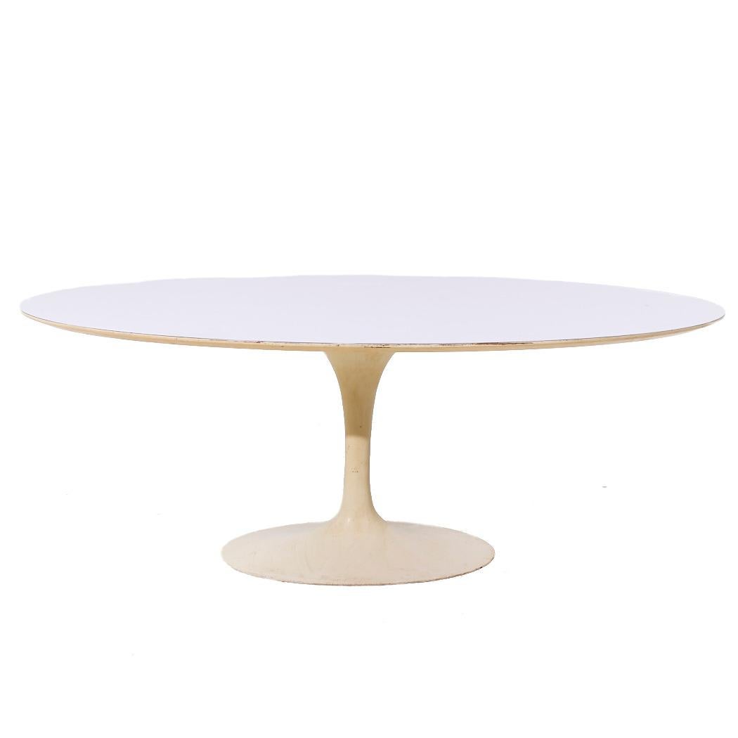Eero Saarinen for Knoll Mid Century 78 Inch Oval Tulip Dining Table

Cette table de salle à manger mesure : 77,75 de large x 47,75 de profond x 28,5 de haut, avec un dégagement pour les chaises de 27,25 pouces.

Tous les meubles peuvent être achetés