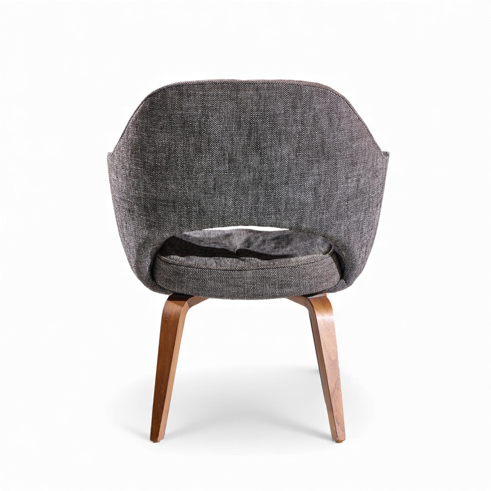 Eero Saarinen per Knoll - Sedie da pranzo direzionali in bengala del Mid Century - Coppia in vendita 2