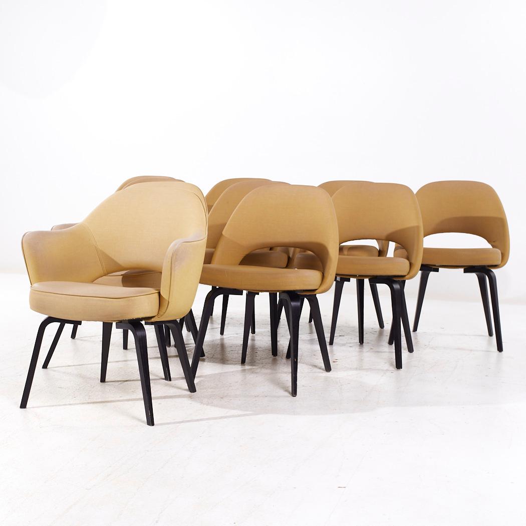 Mid-Century moderno Eero Saarinen per Knoll - Sedie da pranzo direzionali in legno di bentwood del Mid Century - Set di 10 in vendita