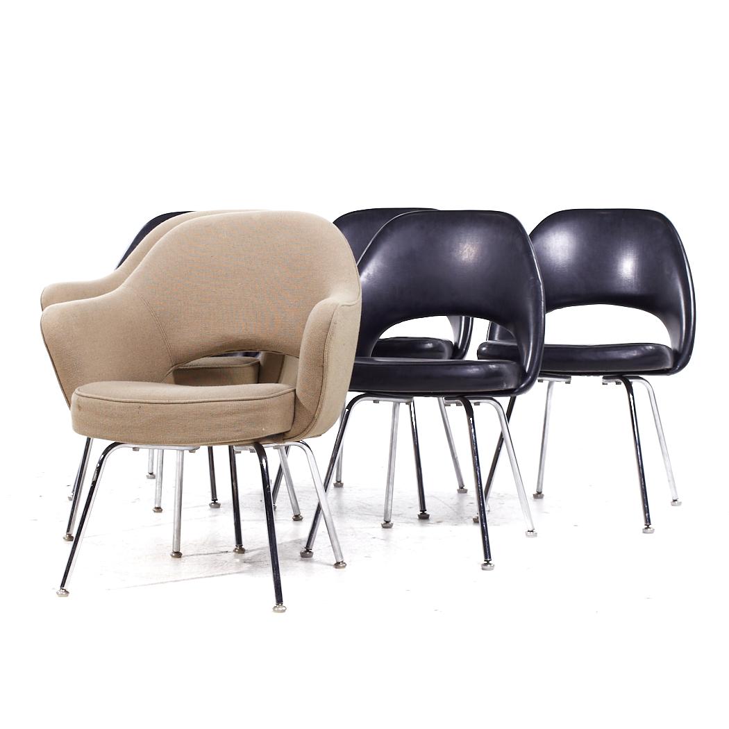 Mid-Century moderno Eero Saarinen per Knoll - Set di 6 sedie da pranzo cromate del Medioevo in vendita