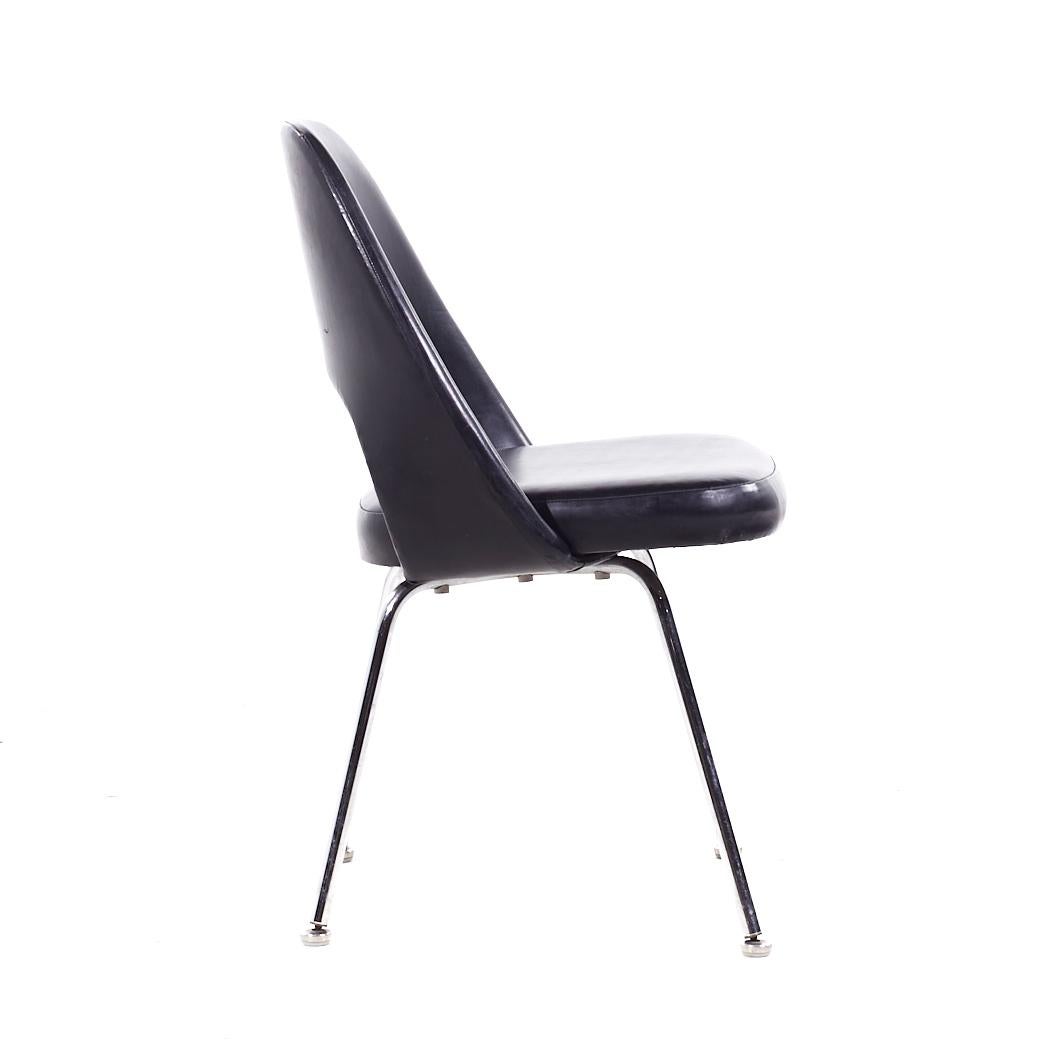 Tappezzeria Eero Saarinen per Knoll - Set di 6 sedie da pranzo cromate del Medioevo in vendita