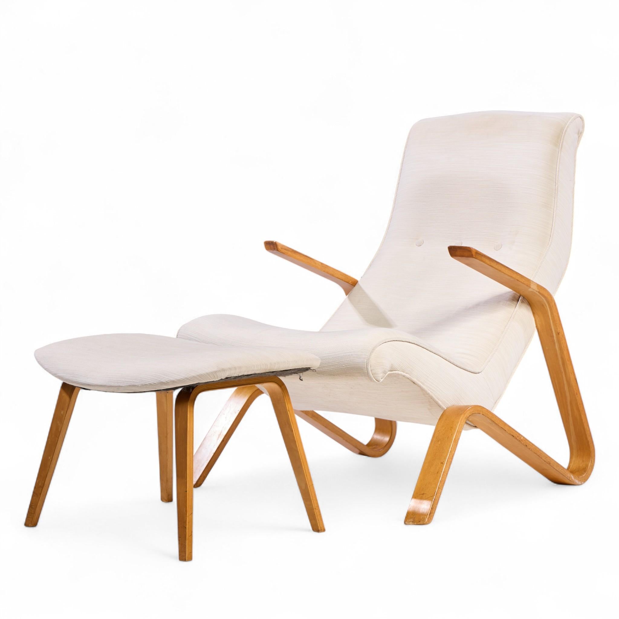 20ième siècle Eero Saarinen for Knoll Mid Century Grasshopper Lounge Chairs – Pair and Ottoman en vente