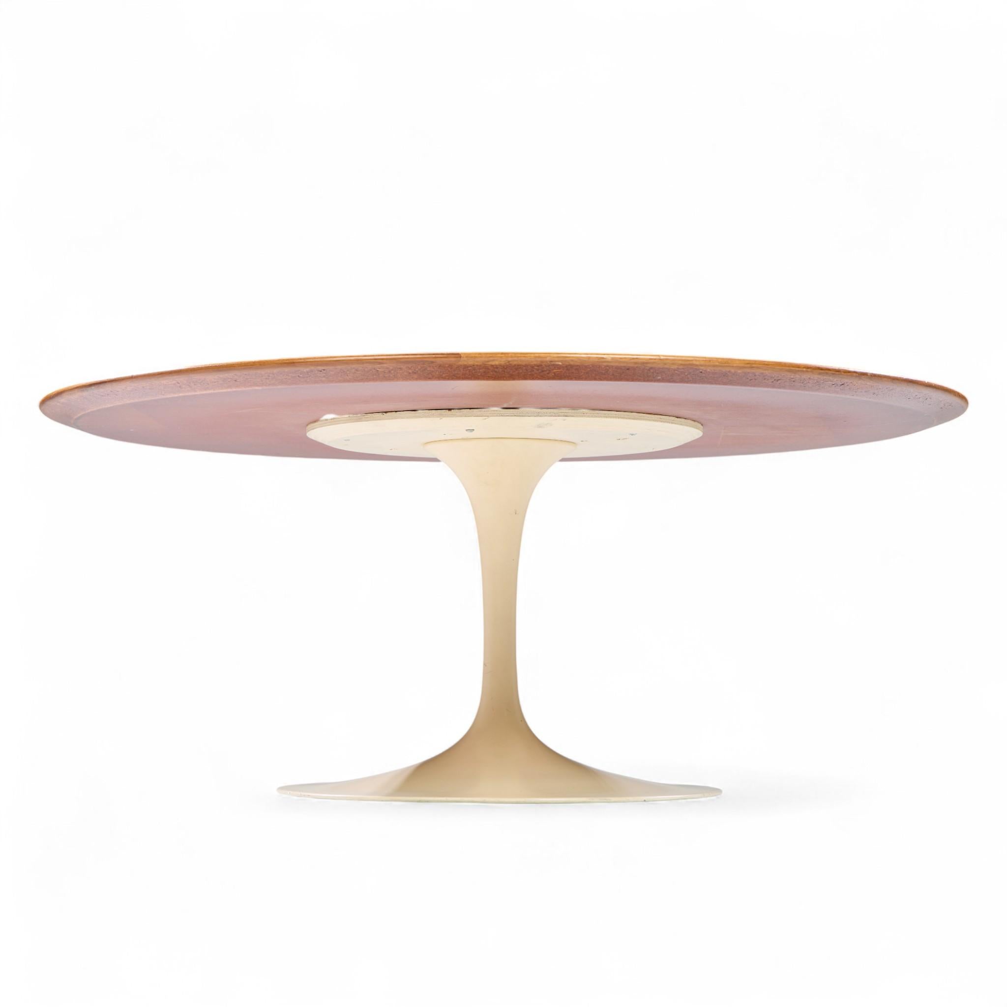 Mesa baja Tulip de palisandro de mediados de siglo de Eero Saarinen para Knoll en venta 1