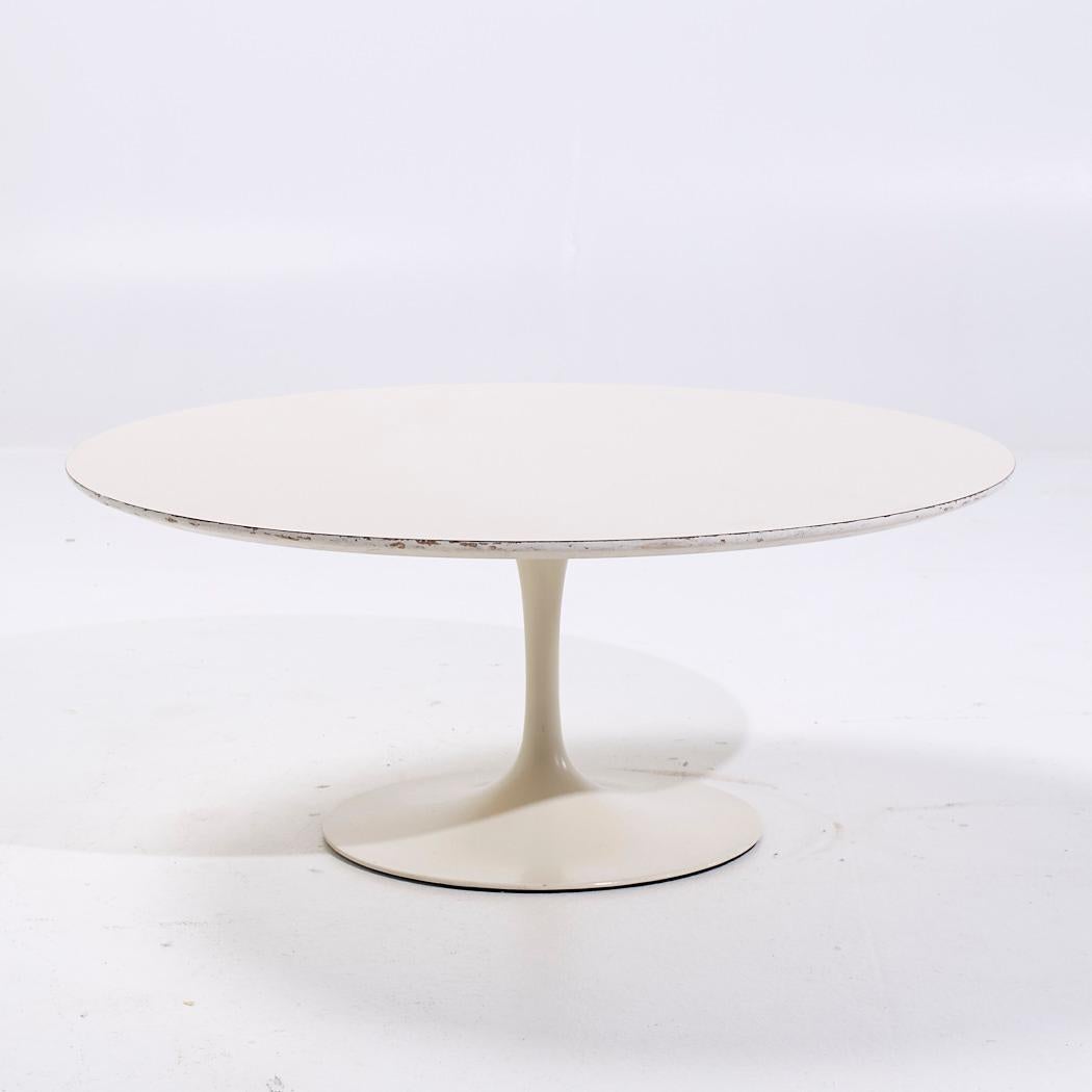 Américain Table basse Tulip du milieu du siècle dernier en stratifié blanc de 36 pouces Eero Saarinen pour Knoll en vente
