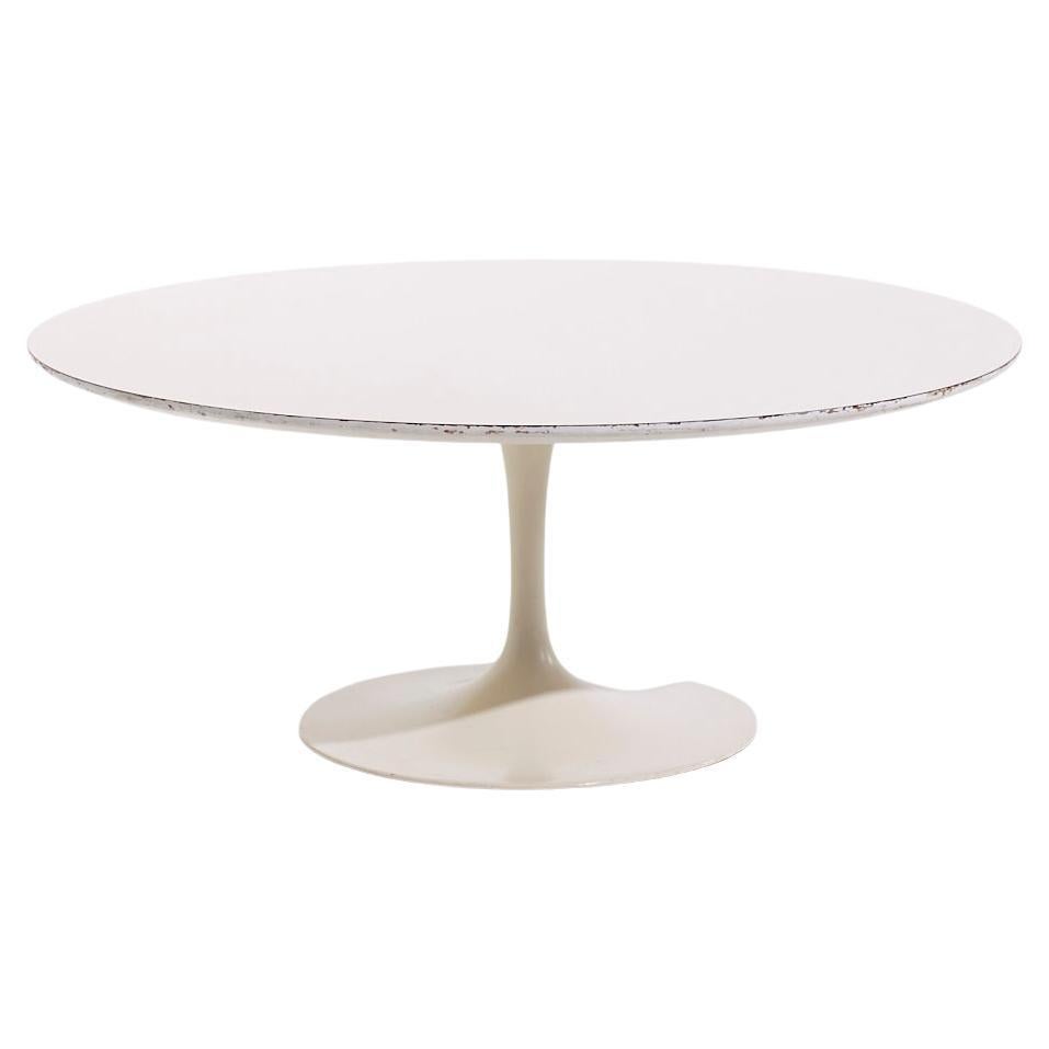 Eero Saarinen für Knoll Mid Century Tulip 36 Zoll Couchtisch aus weißem Laminat
