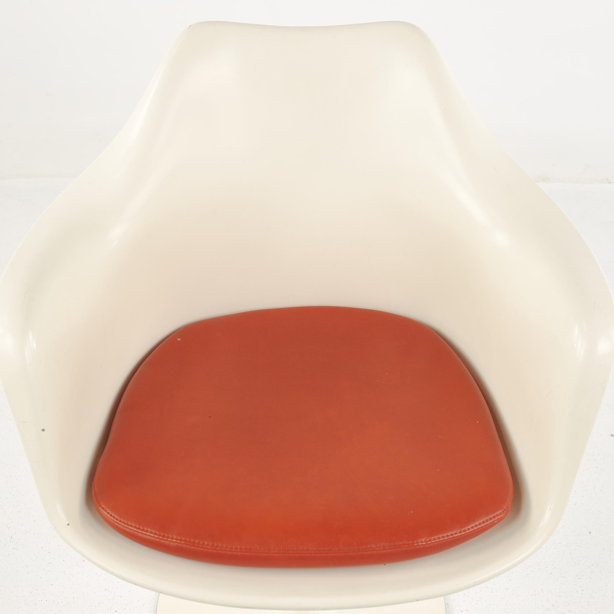 Eero Saarinen for Knoll Mid Century Tulip Chairs, Set of 4 3
