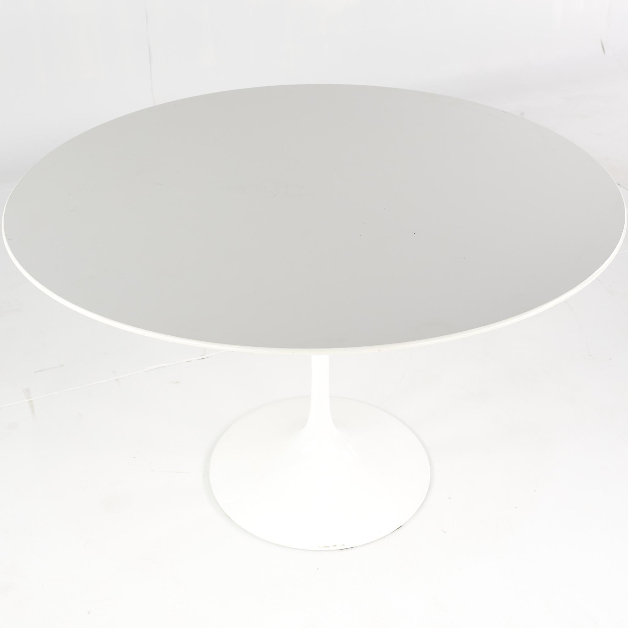 Américain Table tulipe du milieu du siècle dernier d'Eero Saarinen pour Knoll en vente