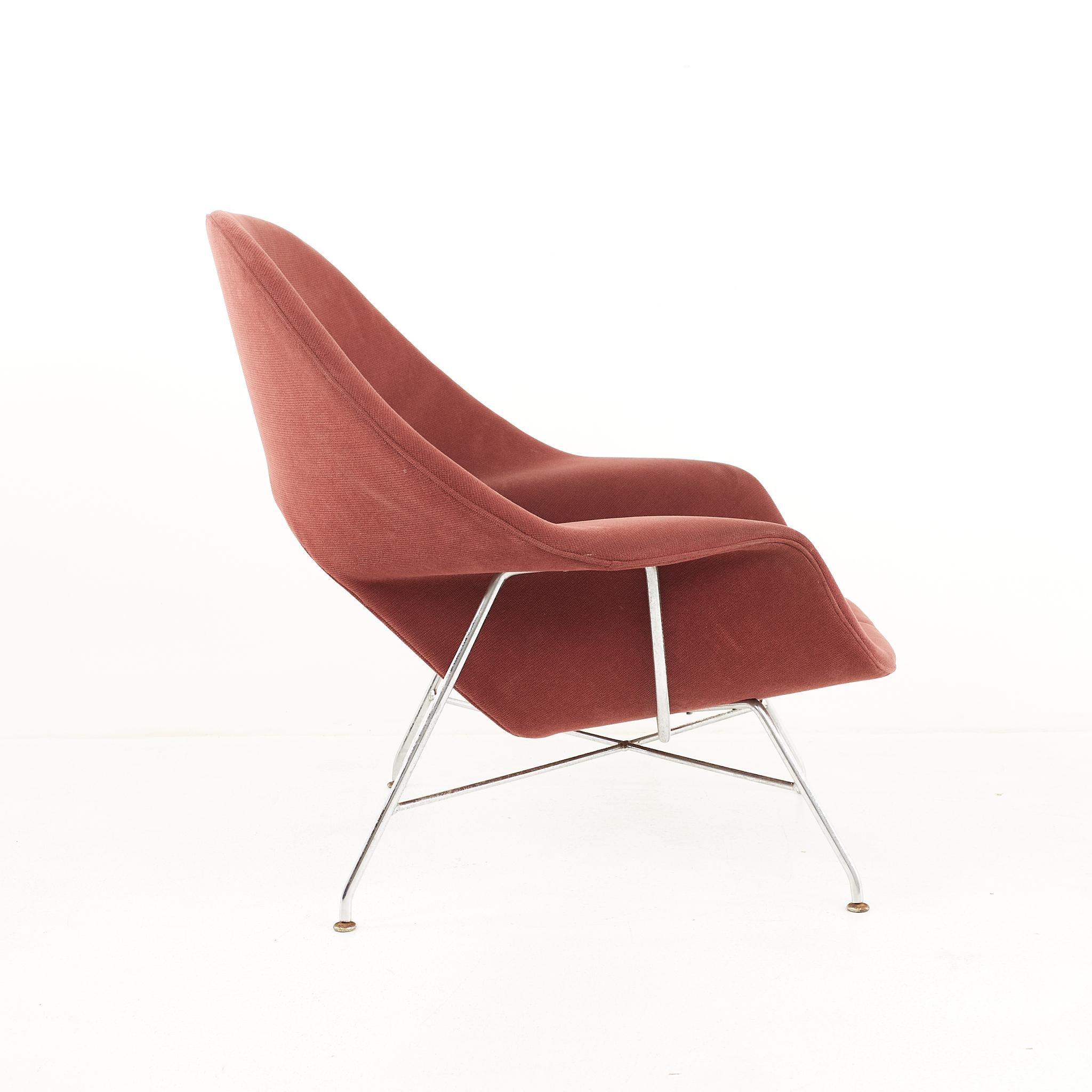 Upholstery Eero Saarinen for Knoll Mid Century Womb Chair with Chrome Frame, Set of 2 For Sale