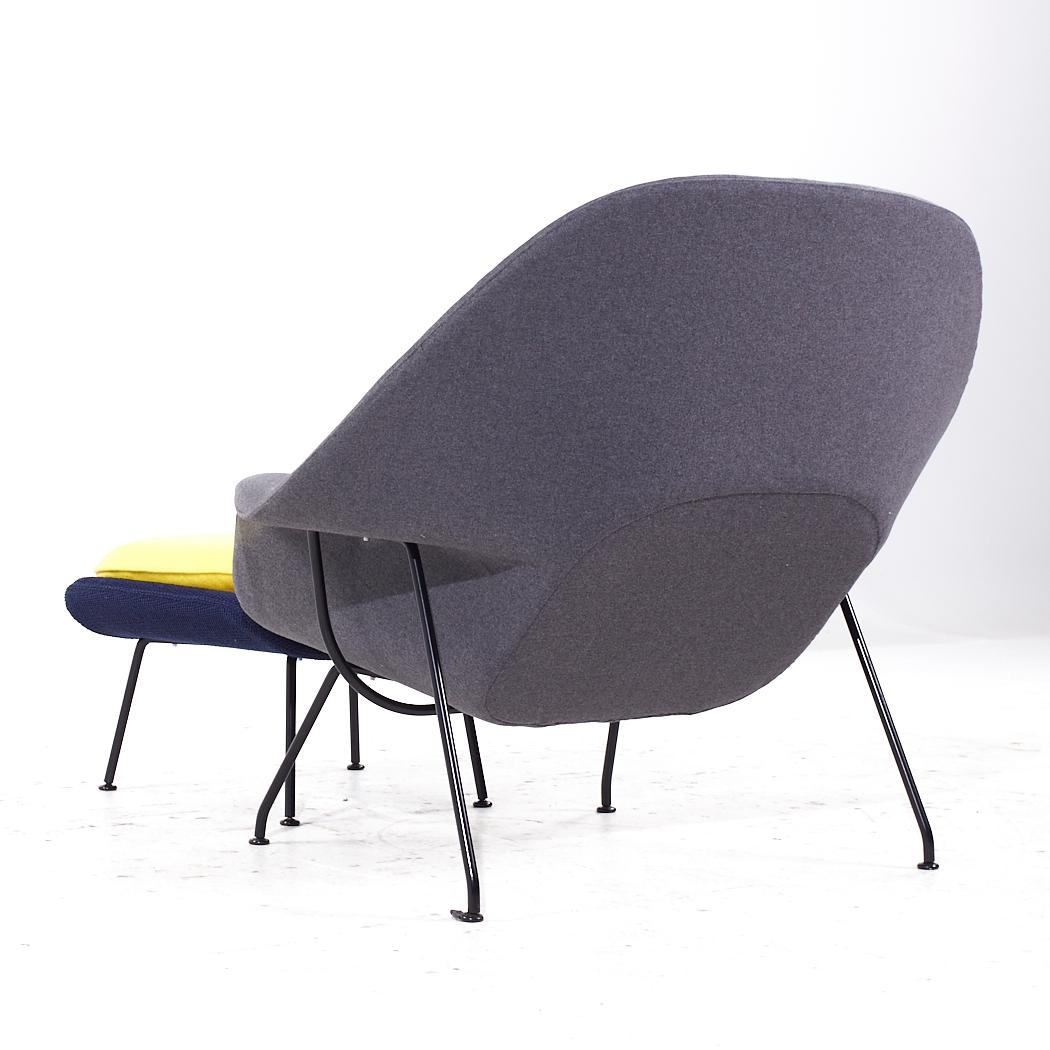 Late 20th Century Eero Saarinen for Knoll Mid Century Womb Chair with Ottoman For Sale